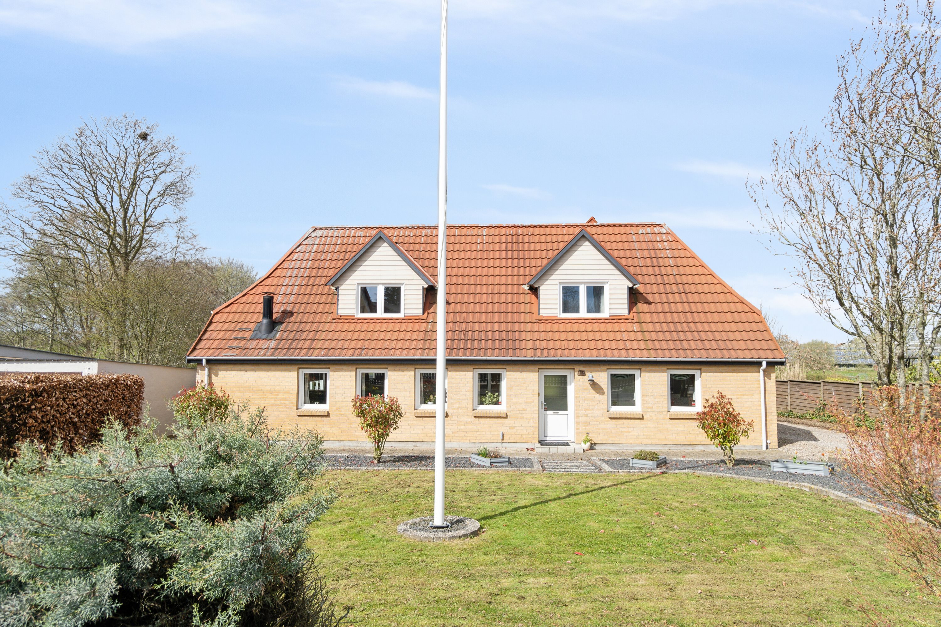 Fremhævet udendørs billede i fuldskærmstilstand. Billede af Assensvej 17, 5750 Ringe