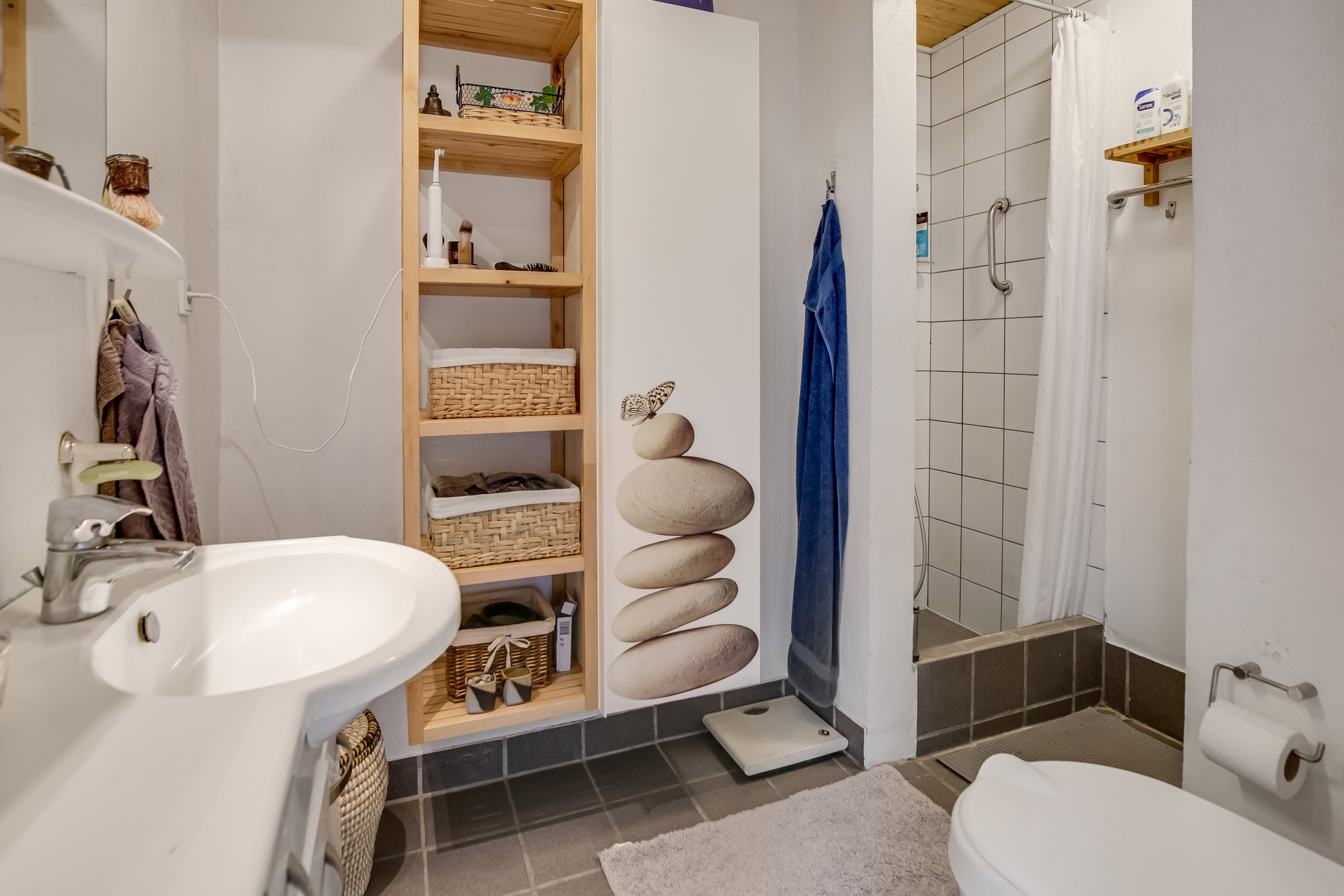 Fremhævet badeværelse billede i fuldskærmstilstand. Billede af Tingvej 44, 8543 Hornslet