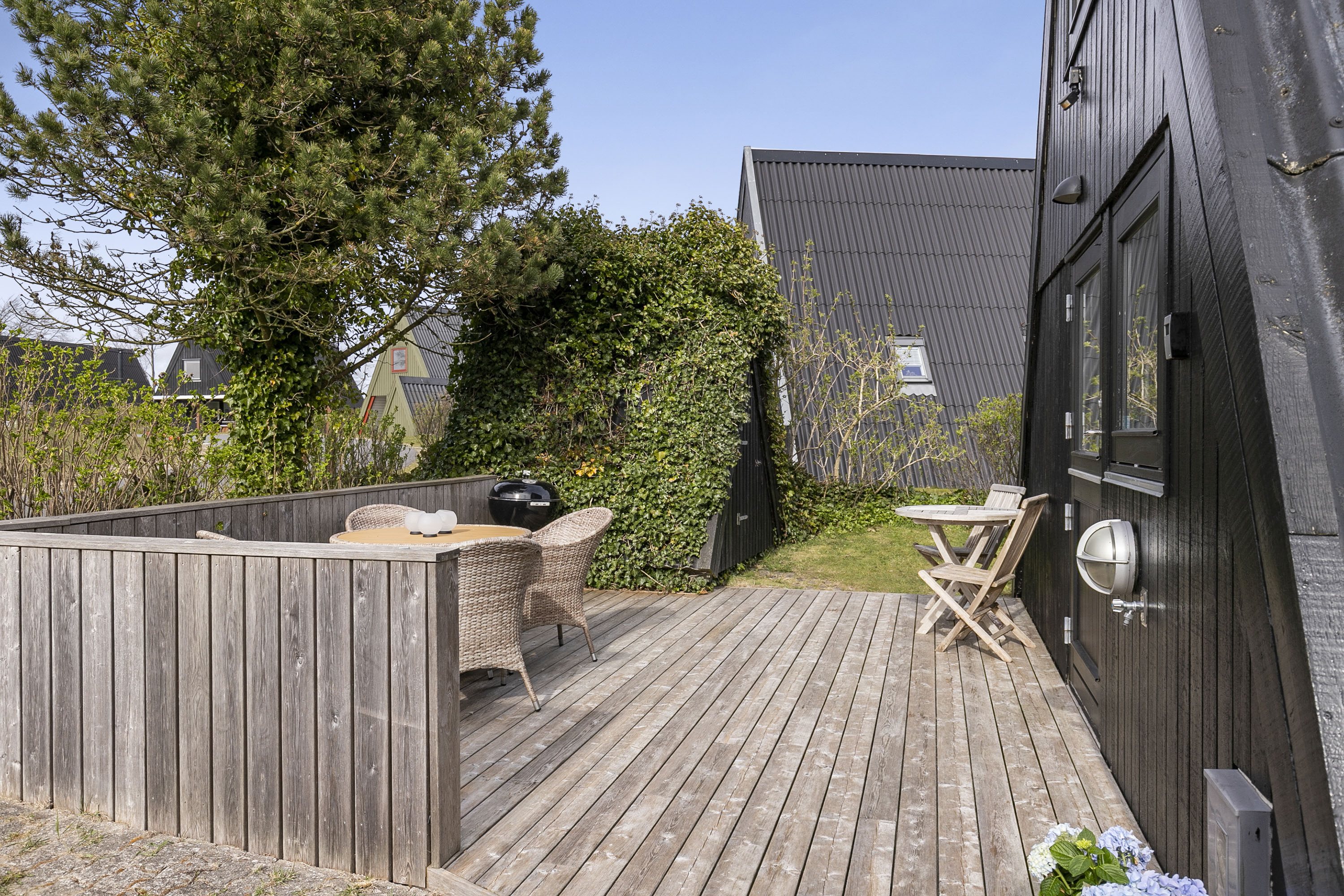 Fremhævet terrasse billede i fuldskærmstilstand. Billede af Golfsvinget 111, Gatten, 9640 Farsø