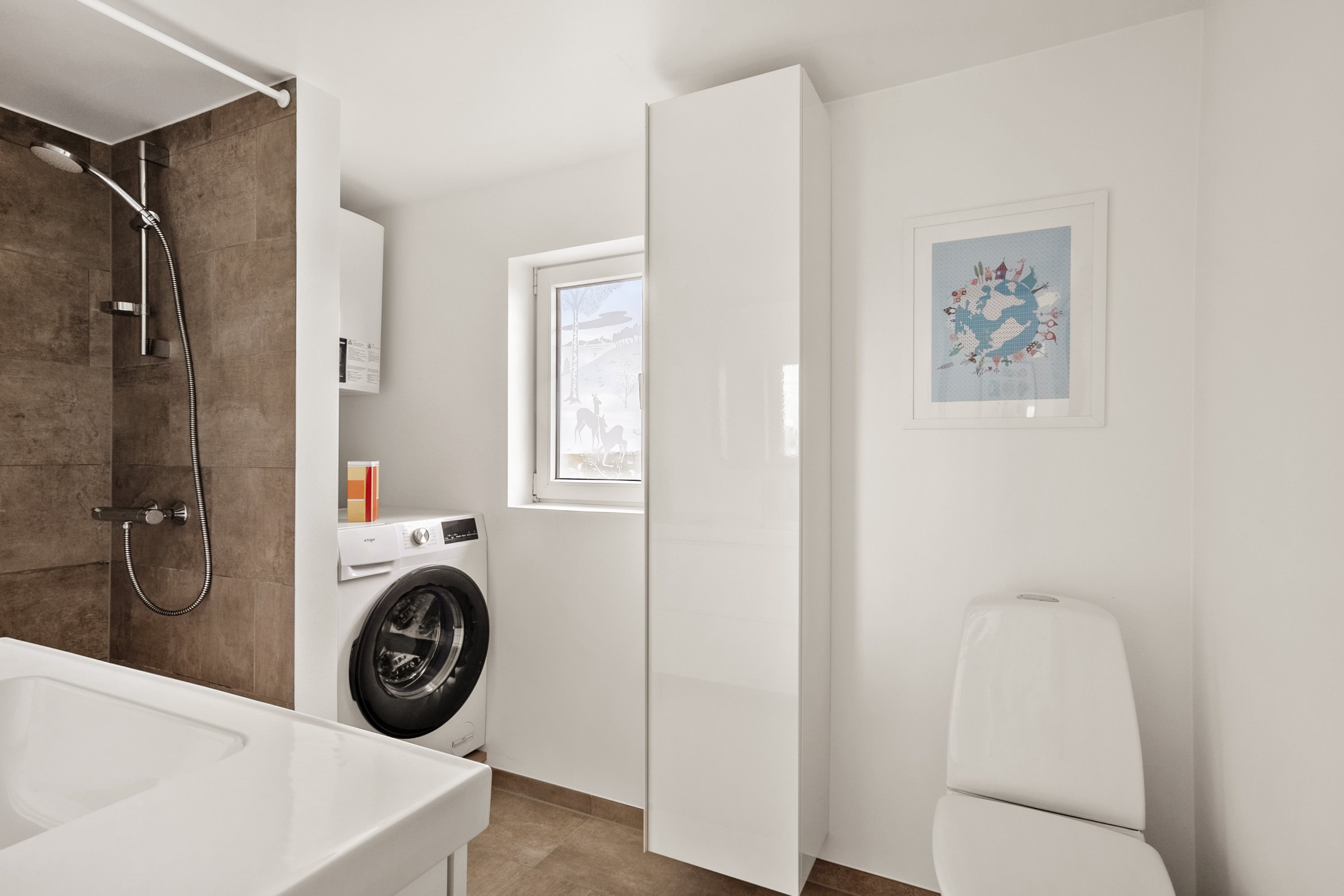 Fremhævet badeværelse billede i fuldskærmstilstand. Billede af Aarø 3, 6100 Haderslev