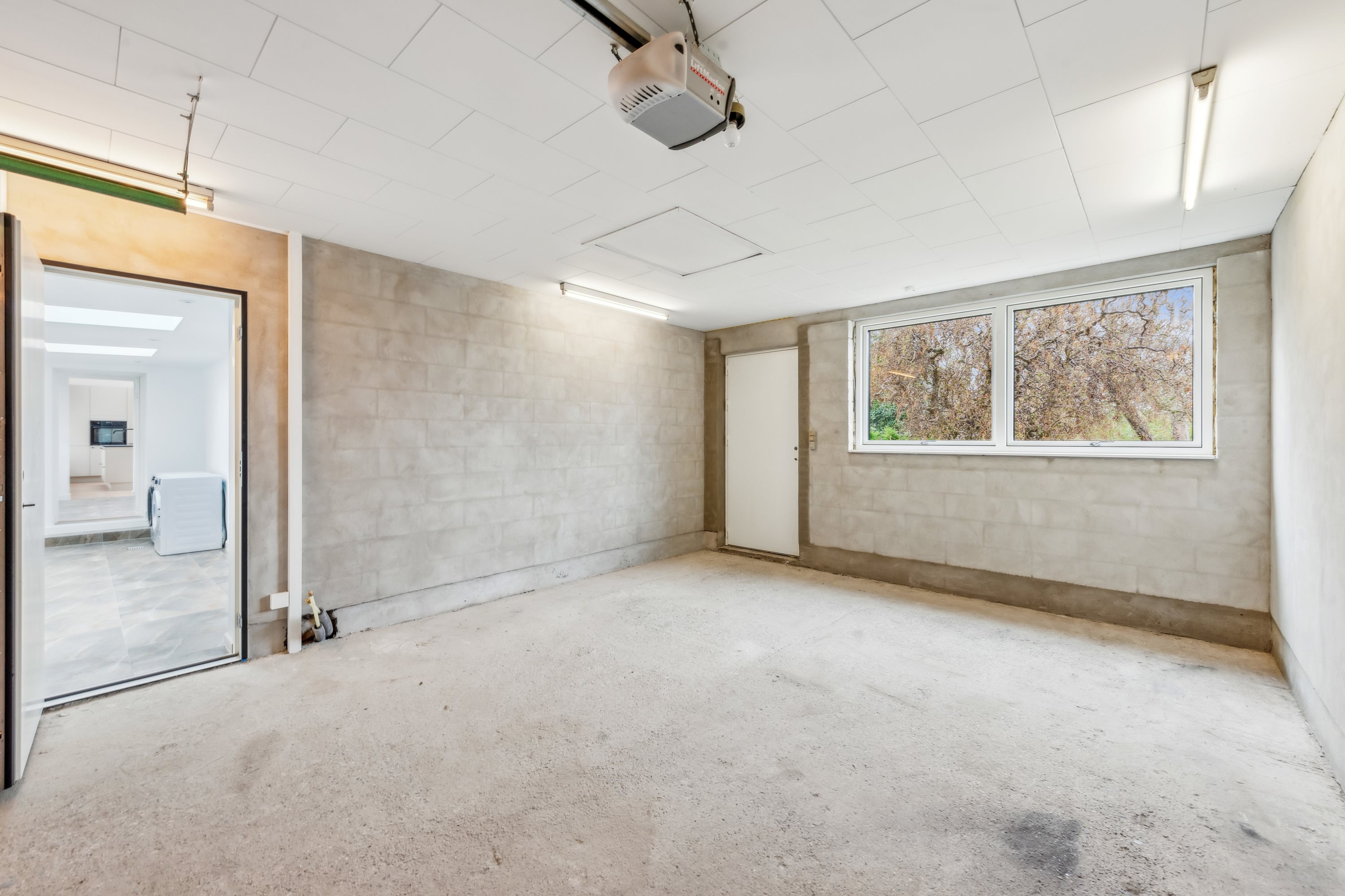 Fremhævet garage billede i fuldskærmstilstand. Billede af Højager 14, 2670 Greve