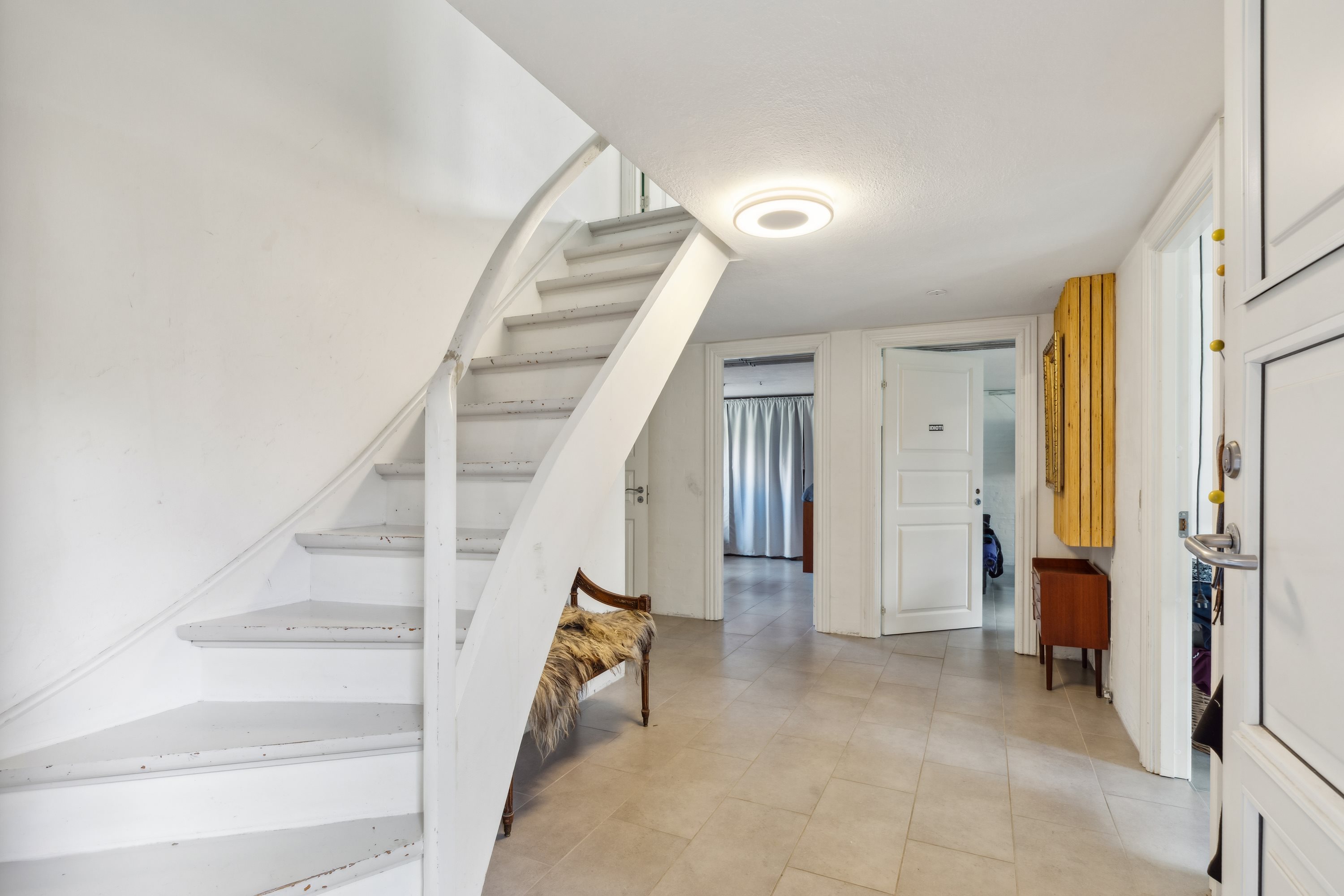 Fremhævet trappe billede i fuldskærmstilstand. Billede af Drosselvej 13, 2630 Taastrup