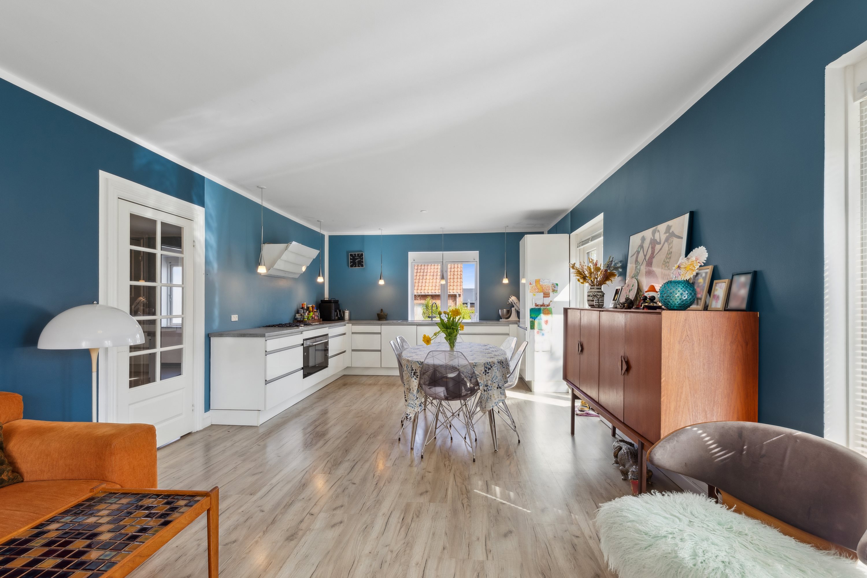 Fremhævet stue billede i fuldskærmstilstand. Billede af Drosselvej 13, 2630 Taastrup