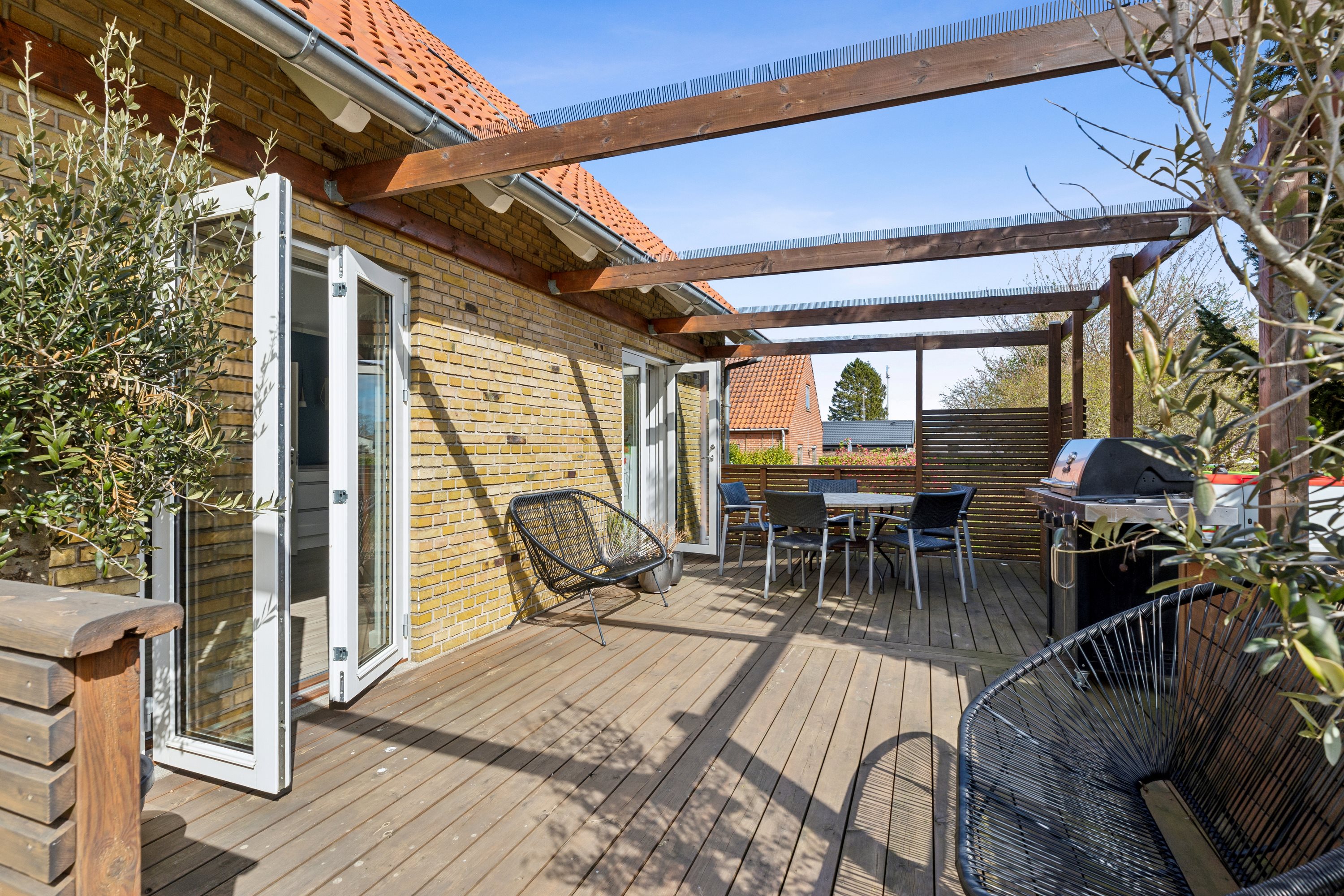 Fremhævet terrasse billede i fuldskærmstilstand. Billede af Drosselvej 13, 2630 Taastrup