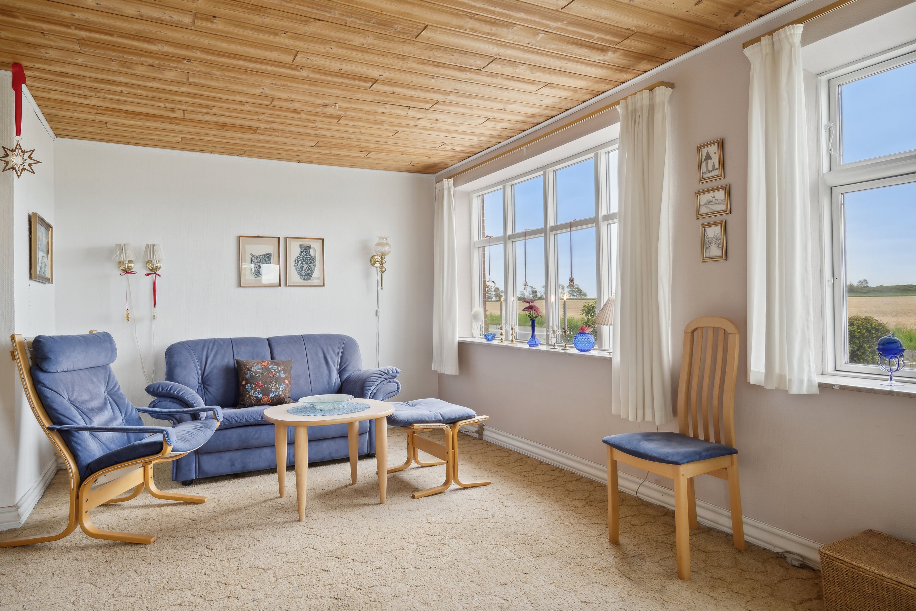 Fremhævet stue billede i fuldskærmstilstand. Billede af Slettens Landevej 15, V Egense, 5400 Bogense