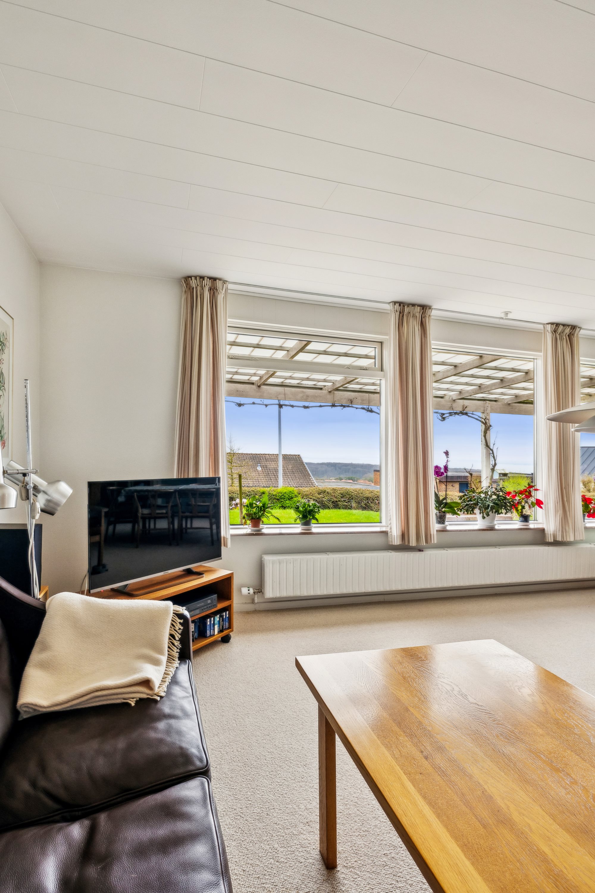 Fremhævet stue billede i fuldskærmstilstand. Billede af Baunevænget 14, 8410 Rønde