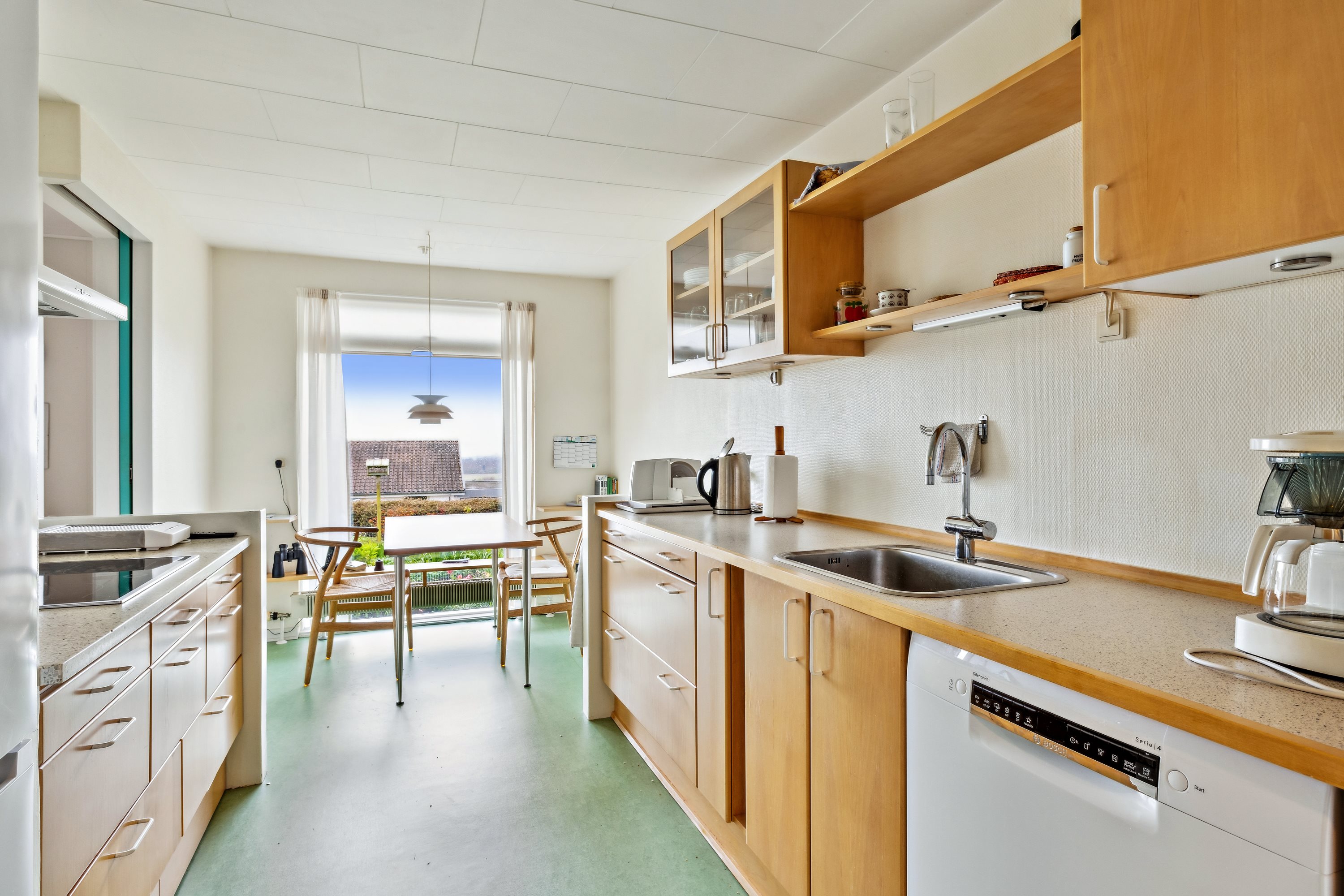 Fremhævet køkken billede i fuldskærmstilstand. Billede af Baunevænget 14, 8410 Rønde