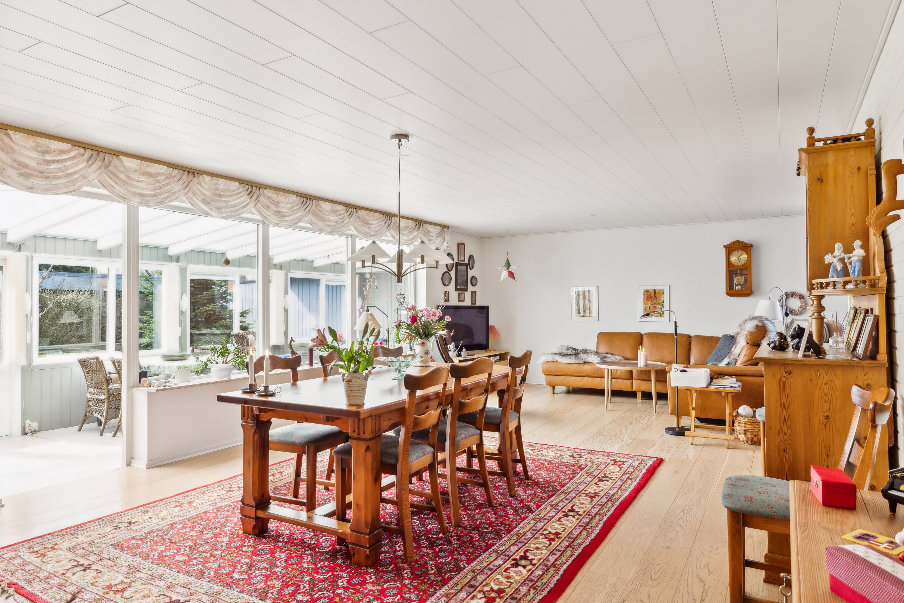 Fremhævet stue billede i fuldskærmstilstand. Billede af Drosselvænget 1, 6760 Ribe