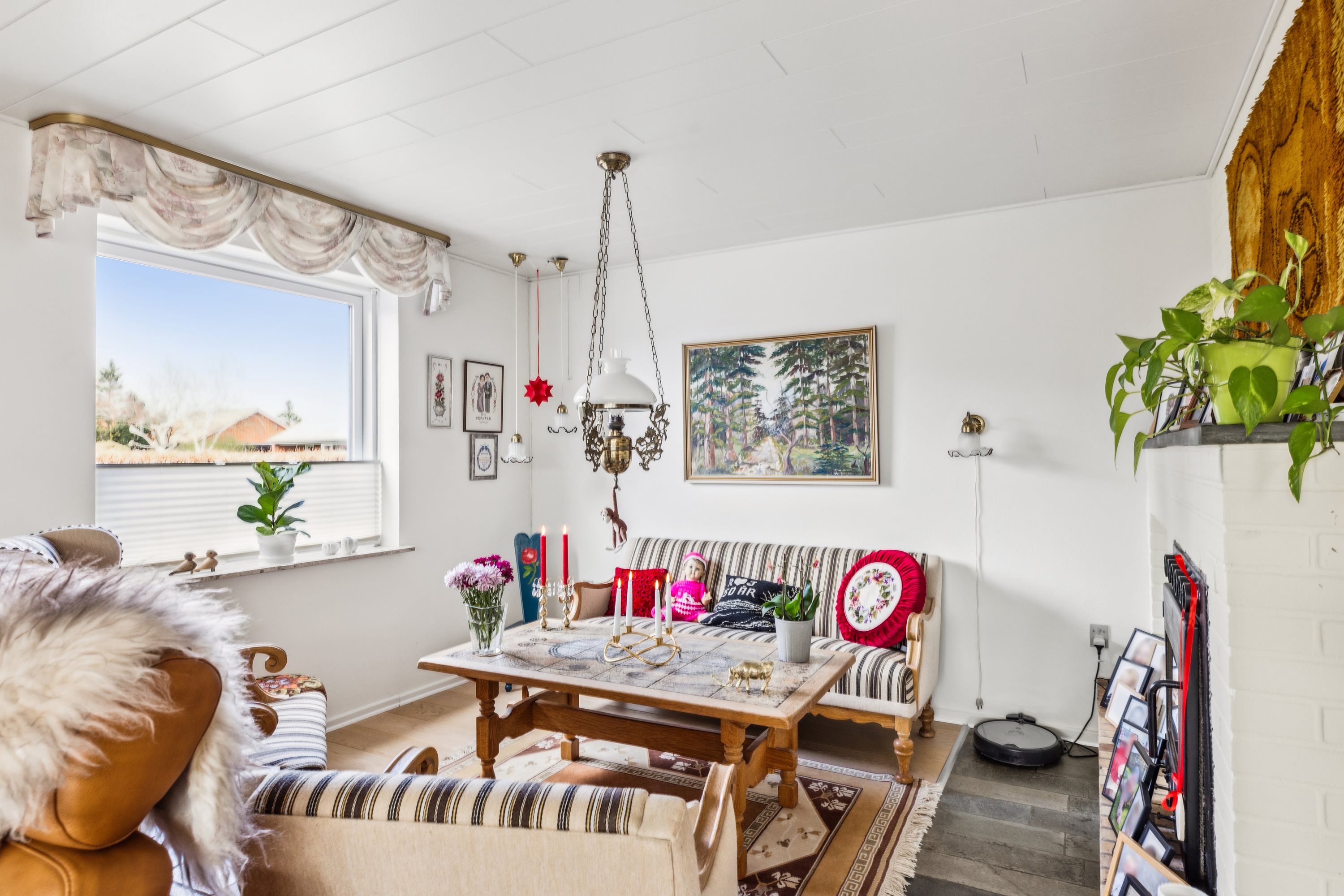 Fremhævet stue billede i fuldskærmstilstand. Billede af Drosselvænget 1, 6760 Ribe