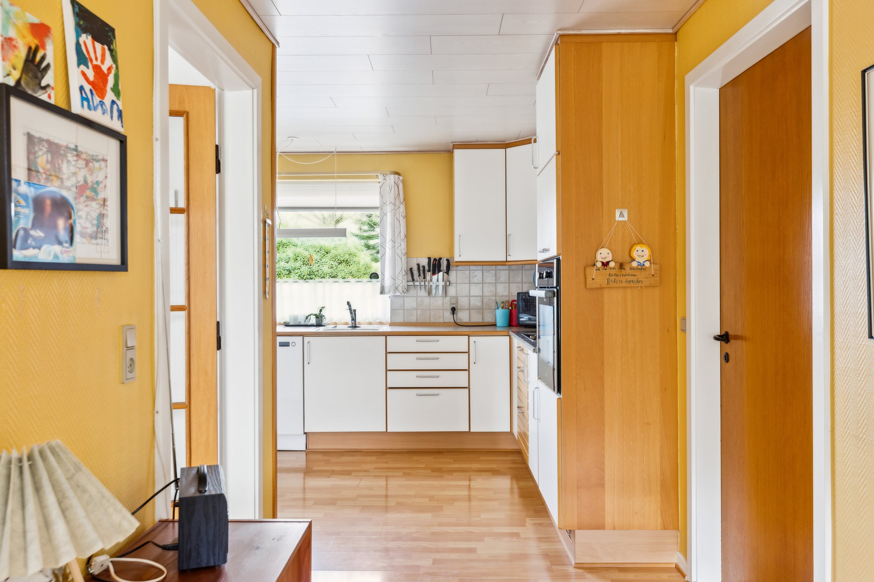 Fremhævet køkken billede i fuldskærmstilstand. Billede af Drosselvænget 1, 6760 Ribe