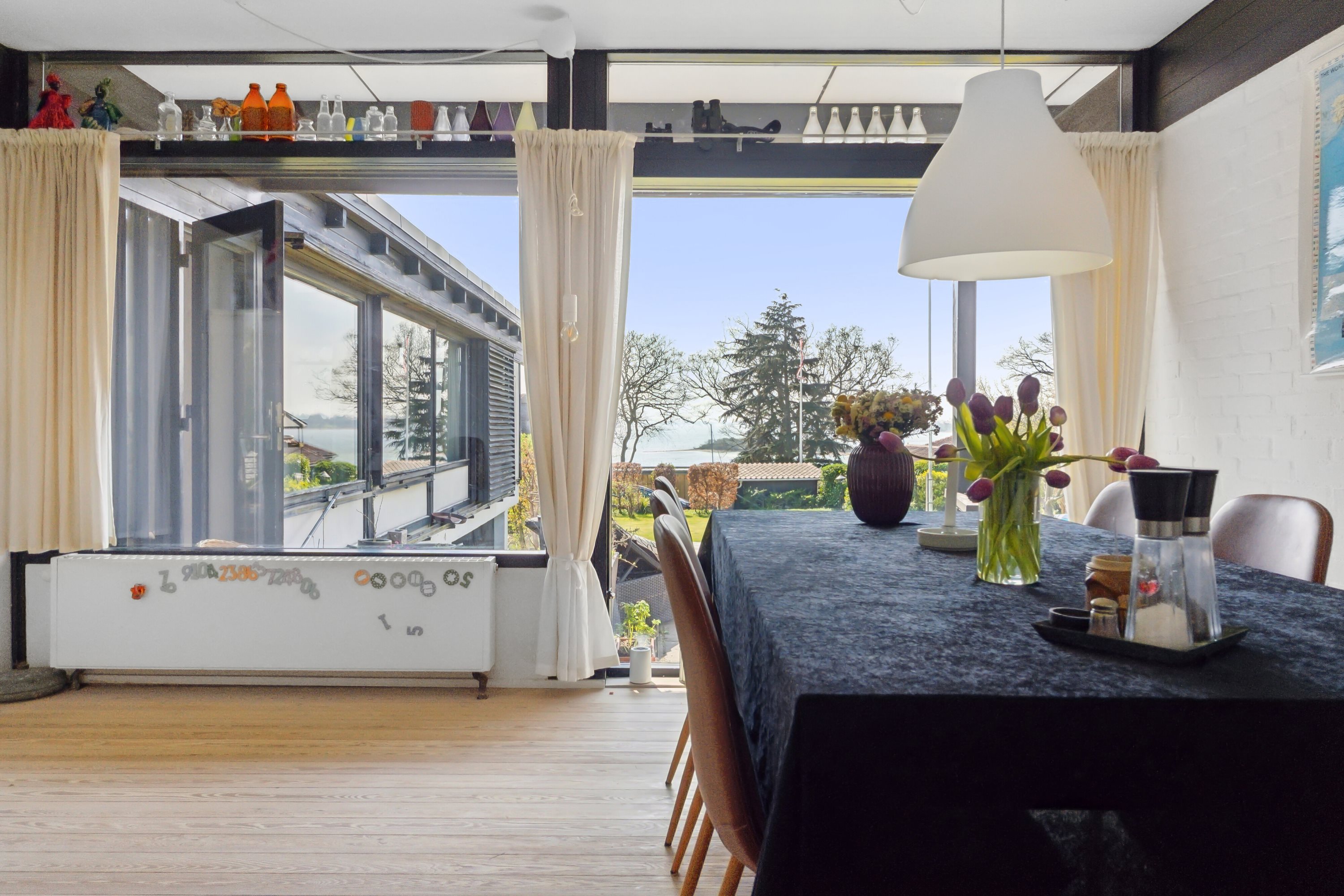 Fremhævet spisestue billede i fuldskærmstilstand. Billede af Baldersvænget 10, Thurø, 5700 Svendborg