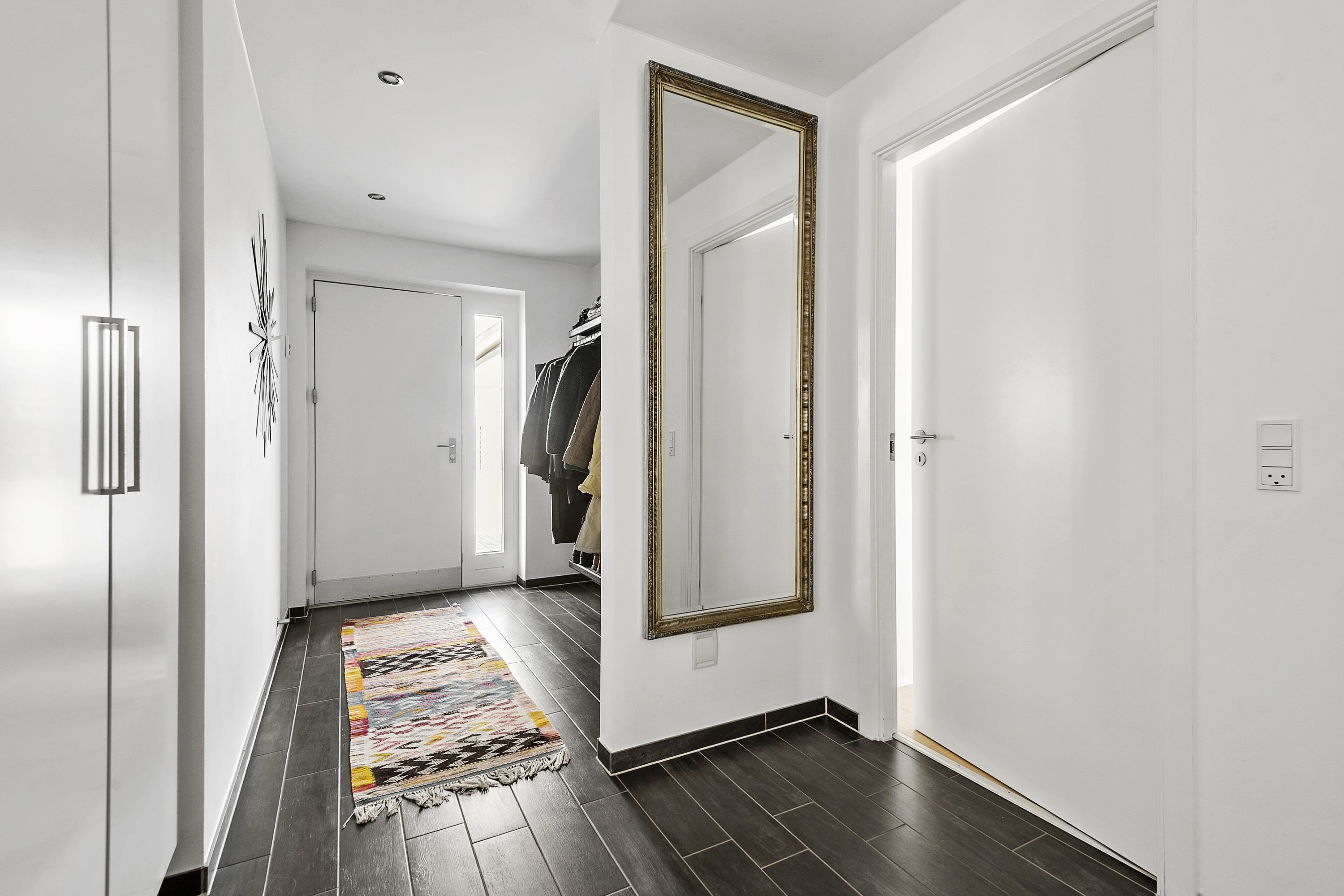 Miniaturebillede 1: entré. Billede af Landlystvej 136, Tarp, 6715 Esbjerg N