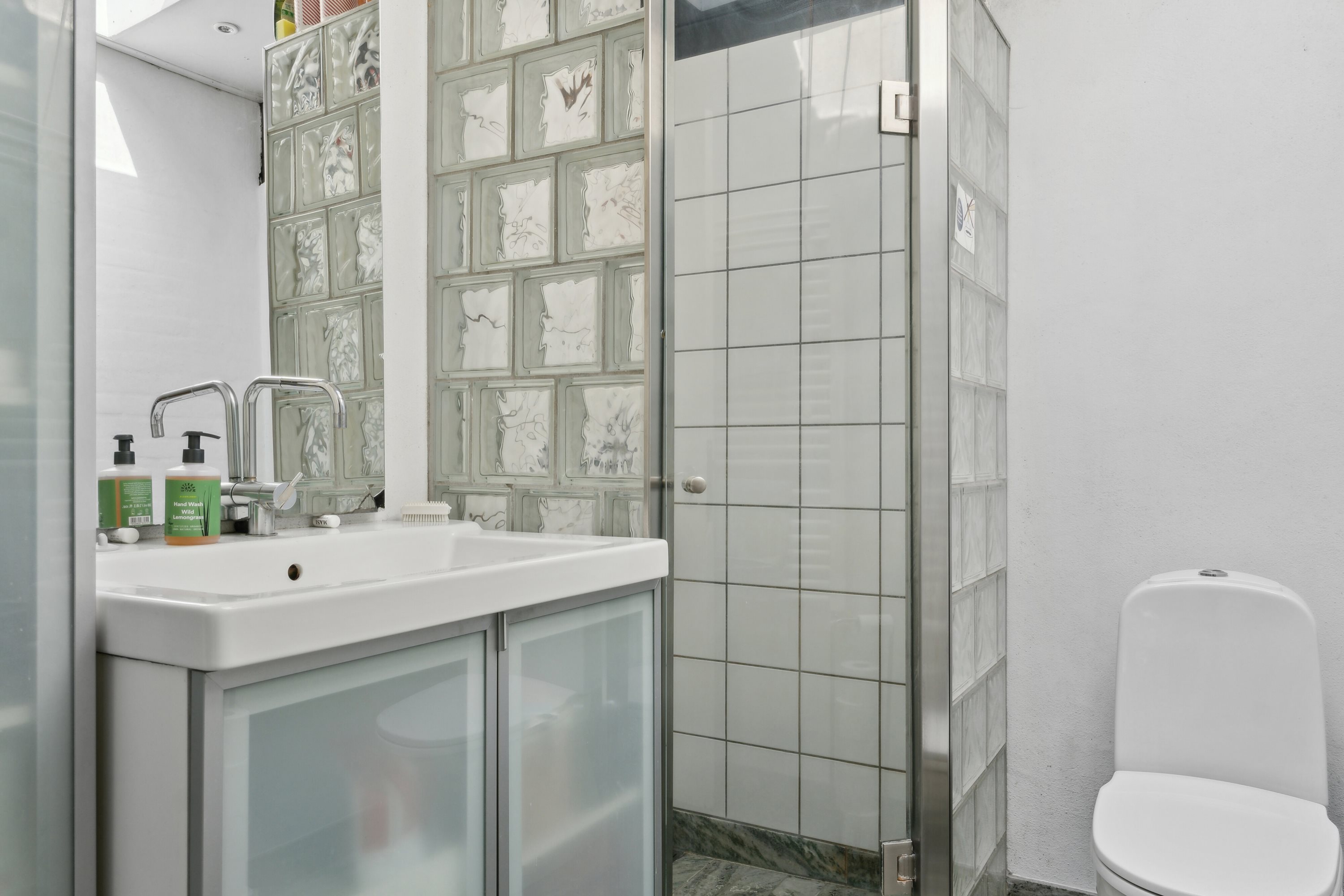 Fremhævet badeværelse billede i fuldskærmstilstand. Billede af Baldersvænget 10, Thurø, 5700 Svendborg