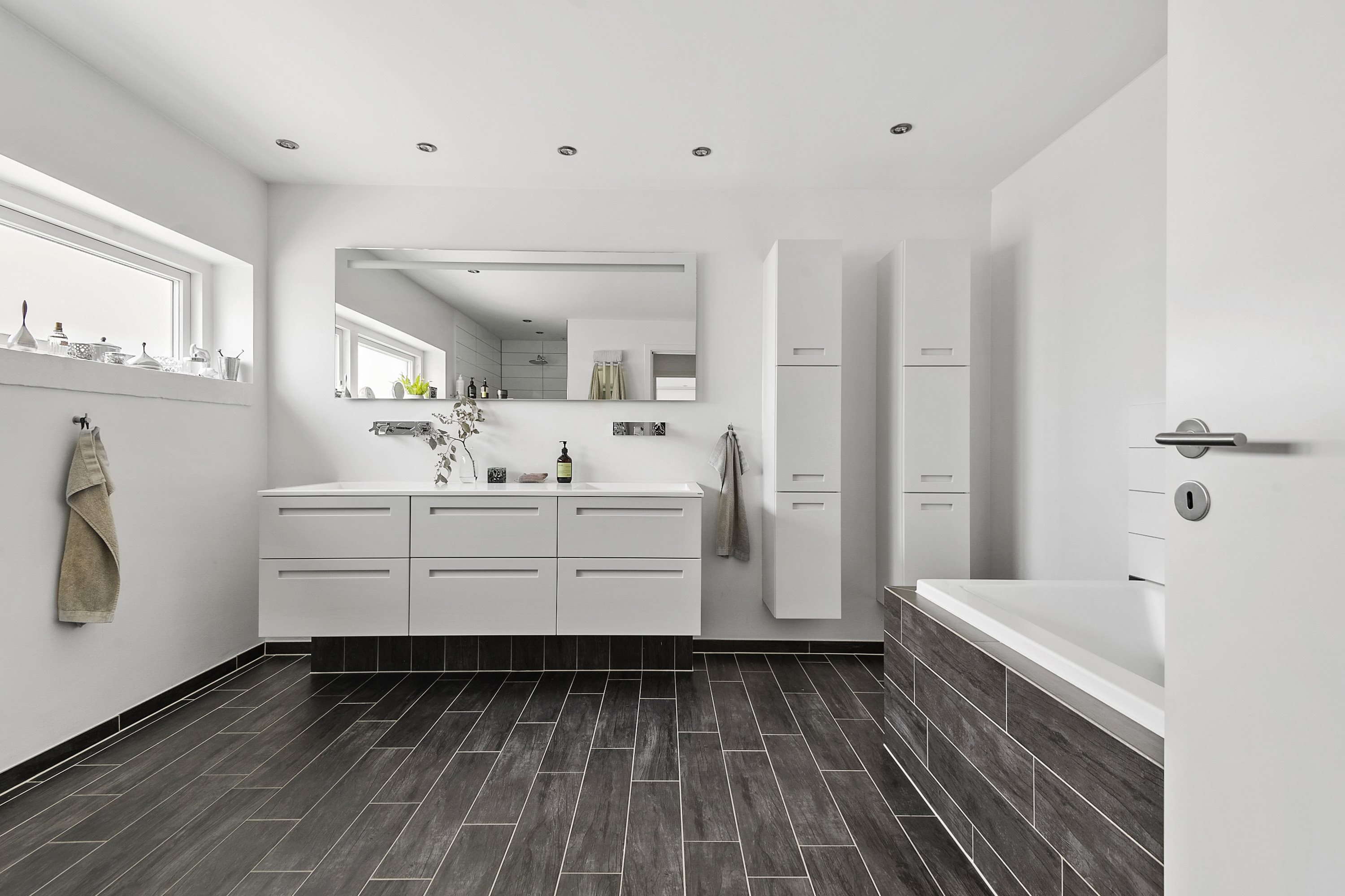 Fremhævet badeværelse billede i fuldskærmstilstand. Billede af Landlystvej 136, Tarp, 6715 Esbjerg N