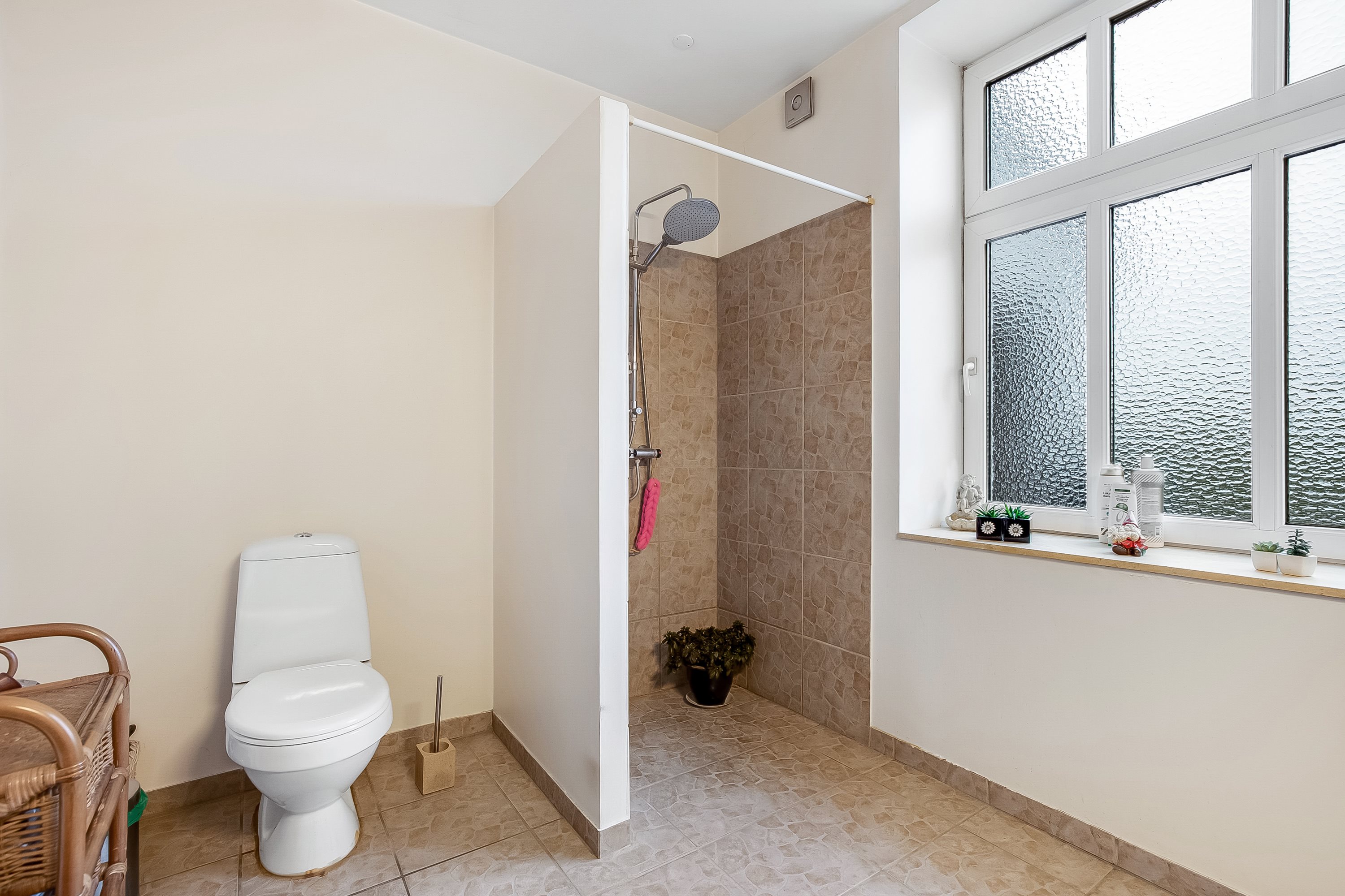 Fremhævet badeværelse billede i fuldskærmstilstand. Billede af Favrvrå Bygade 23, 6070 Christiansfeld