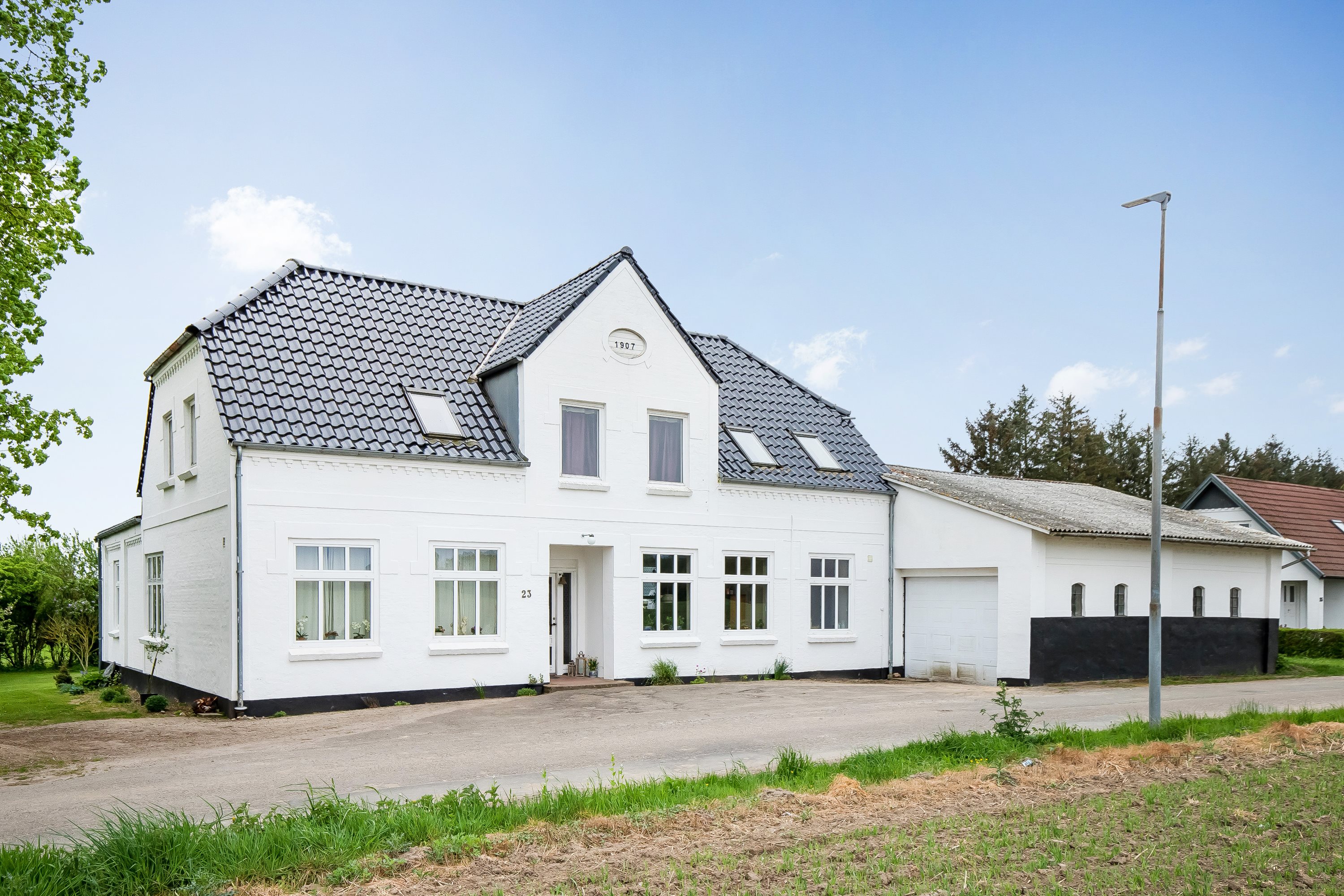 Fremhævet ejendommen billede i fuldskærmstilstand. Billede af Favrvrå Bygade 23, 6070 Christiansfeld