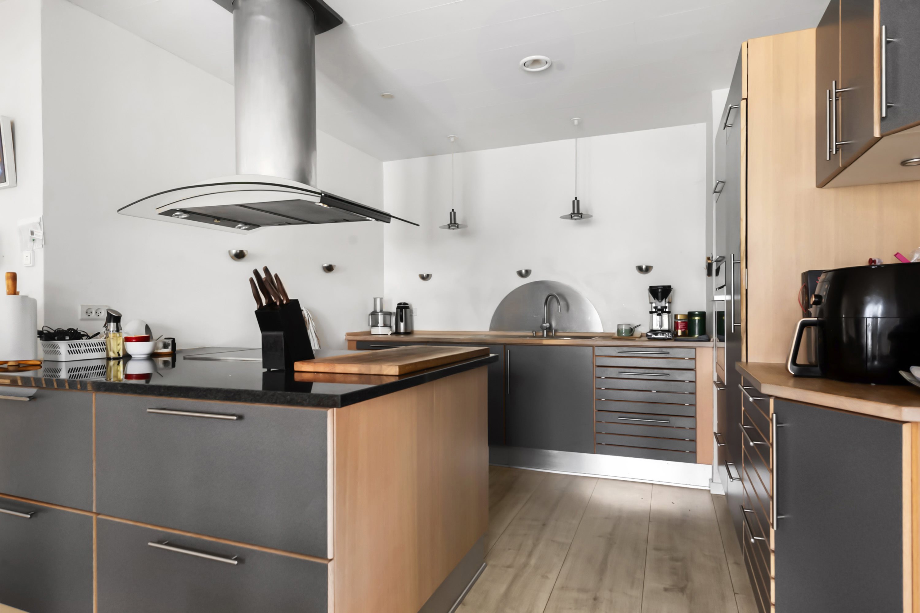 Fremhævet  billede i fuldskærmstilstand. Billede af Skolegade 40, Hou, 8300 Odder