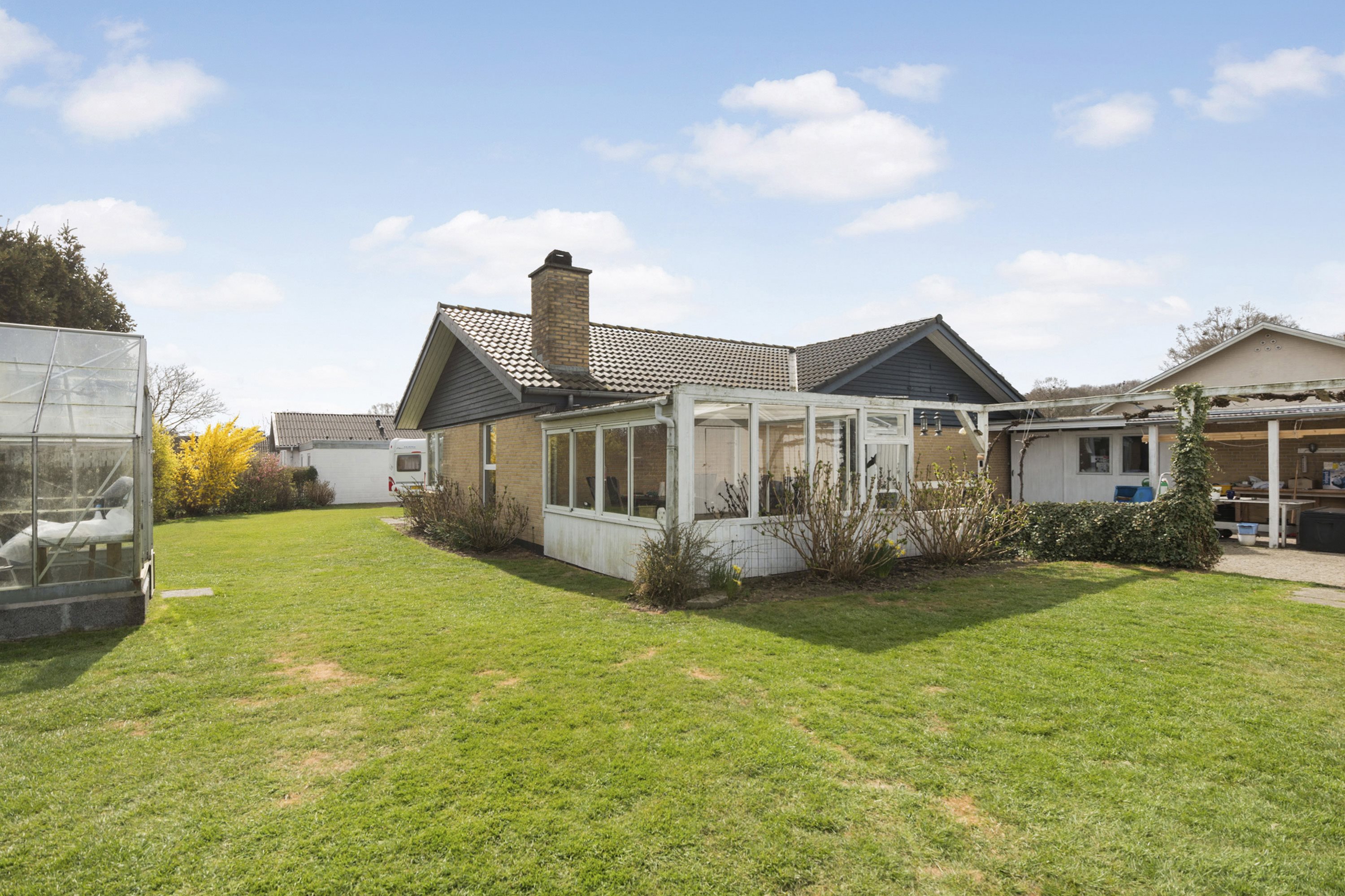 Fremhævet  billede i fuldskærmstilstand. Billede af Skolegade 40, Hou, 8300 Odder