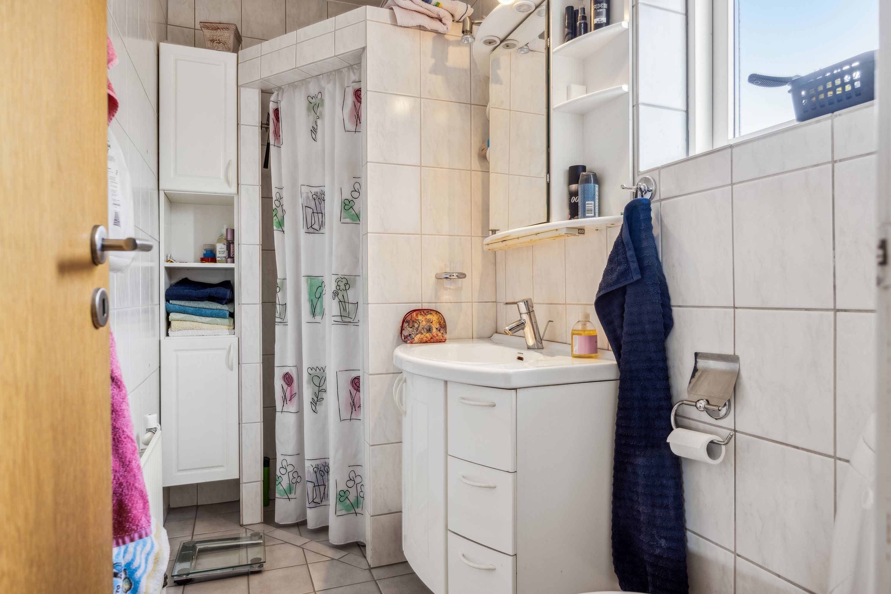 Fremhævet badeværelse billede i fuldskærmstilstand. Billede af Toftevej 22, 9400 Nørresundby