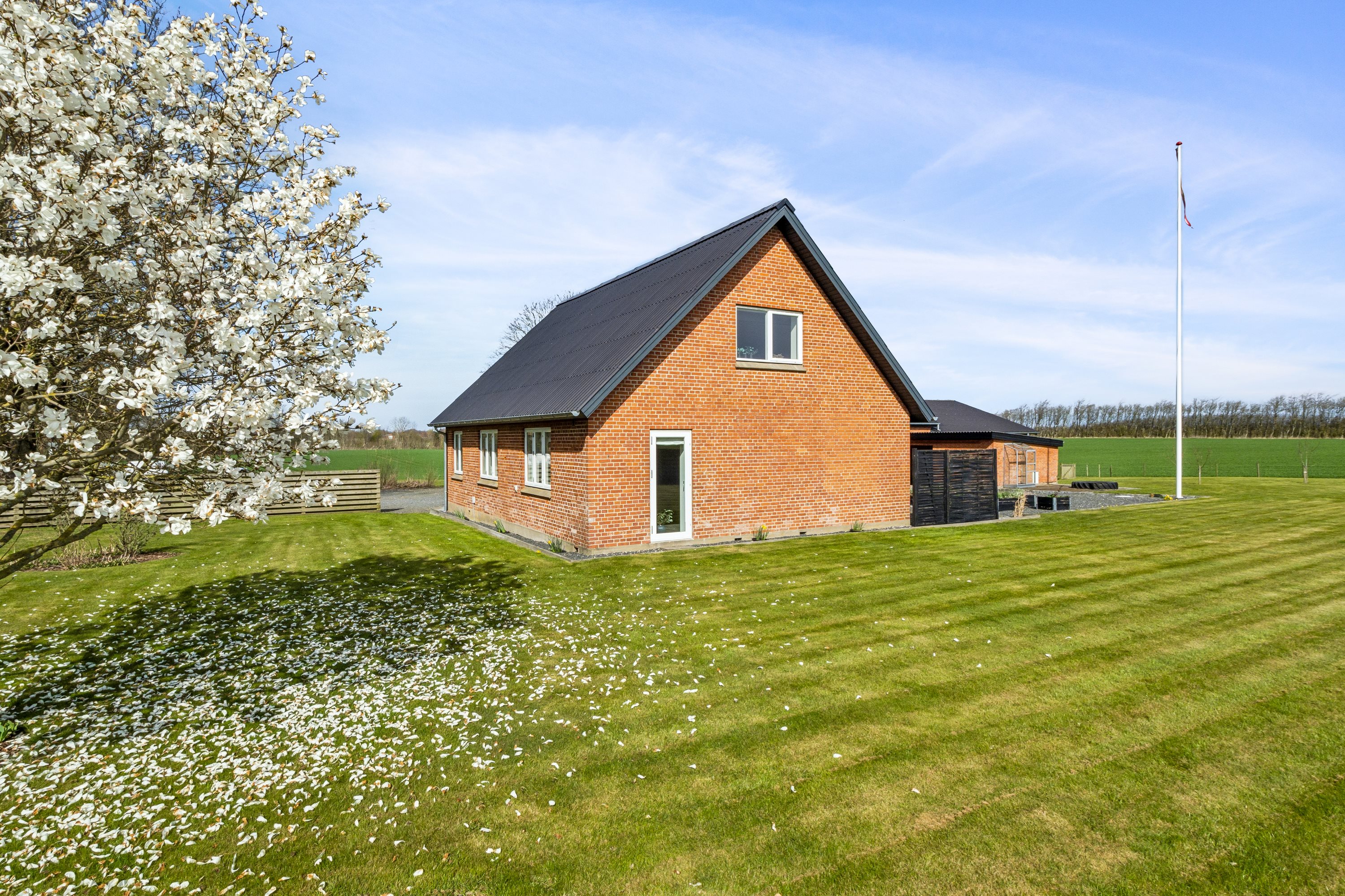 Fremhævet ejendom 1 billede i fuldskærmstilstand. Billede af Aakjærsvej 57, Ø. Lyby, 7870 Roslev