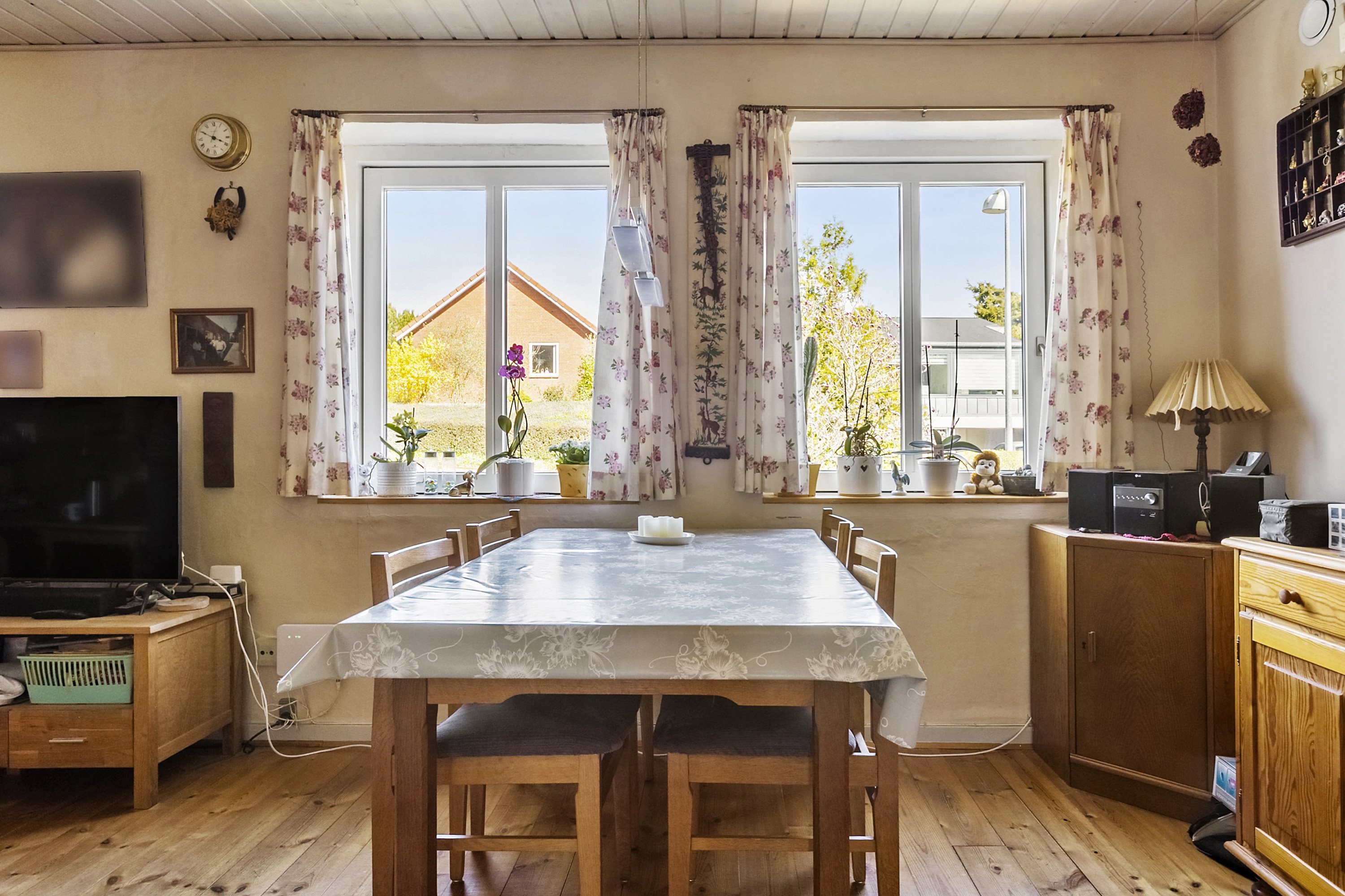 Fremhævet spisestue billede i fuldskærmstilstand. Billede af Lindbjerg 43, 6200 Aabenraa