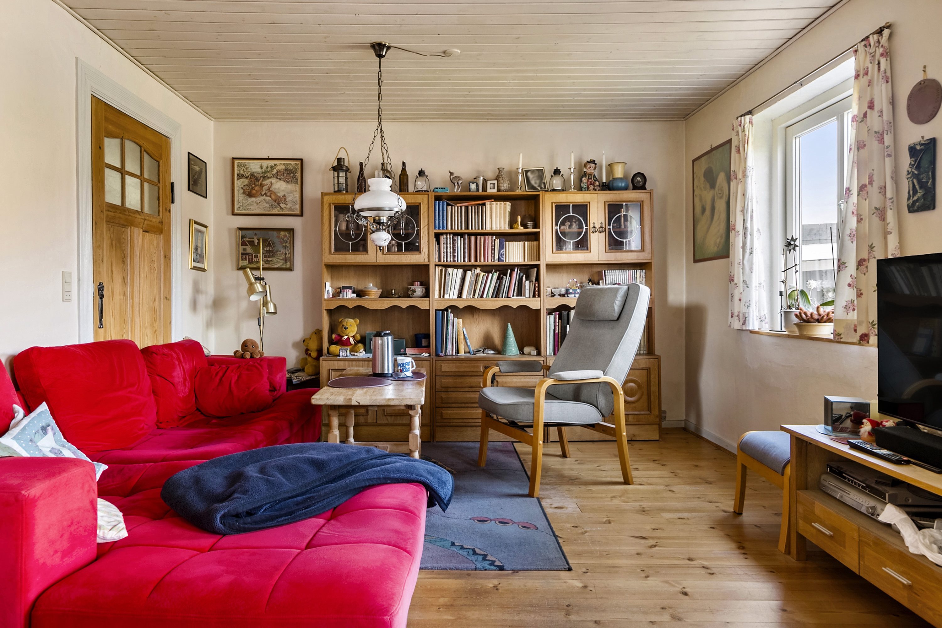 Fremhævet stue billede i fuldskærmstilstand. Billede af Lindbjerg 43, 6200 Aabenraa