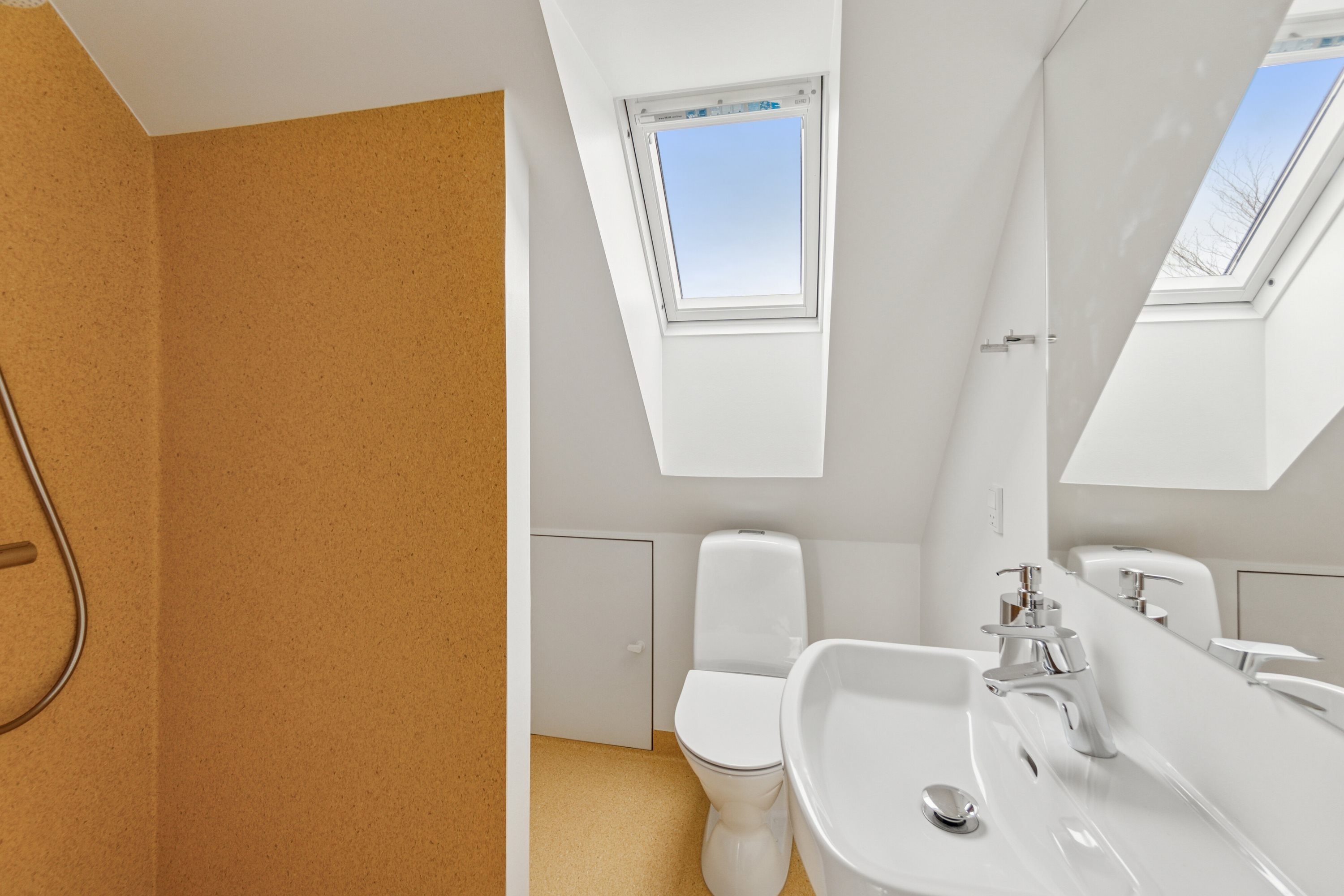 Fremhævet badeværelse billede i fuldskærmstilstand. Billede af Bülowsvej 15, 4230 Skælskør