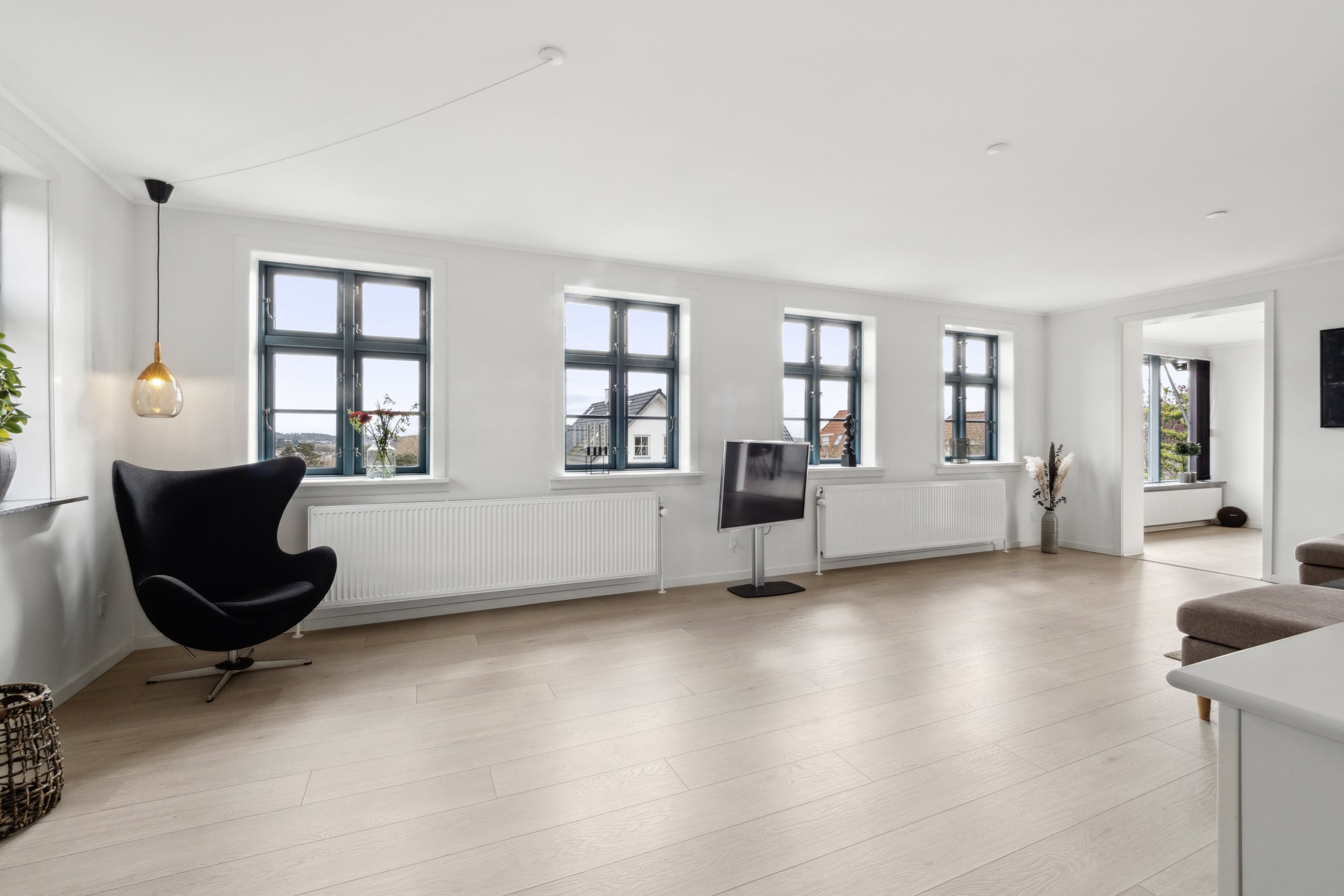 Fremhævet stue billede i fuldskærmstilstand. Billede af Gyvelvej 2, 8800 Viborg