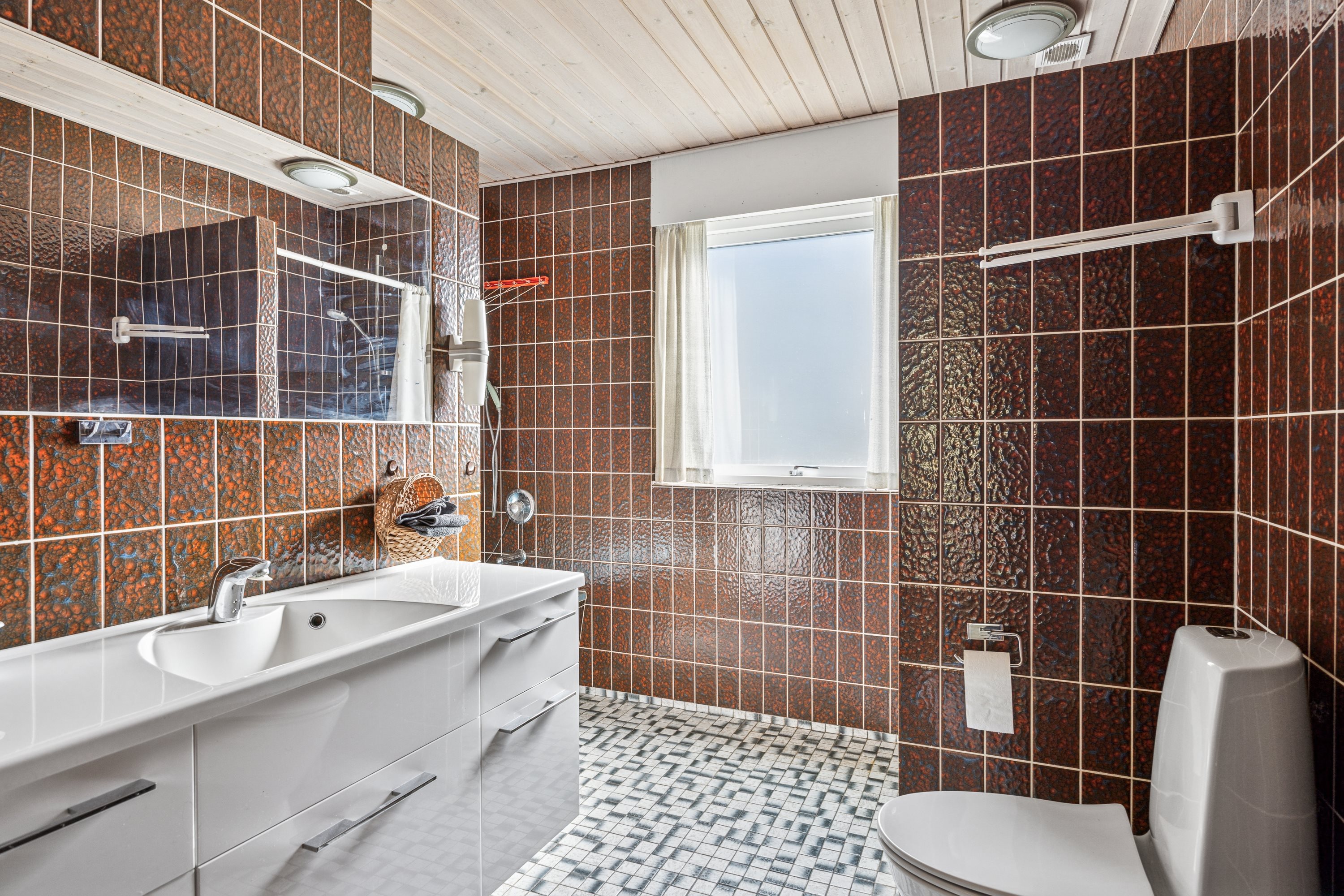 Fremhævet badeværelse billede i fuldskærmstilstand. Billede af Gl Fjellerupvej 21, Rygårde, 8961 Allingåbro