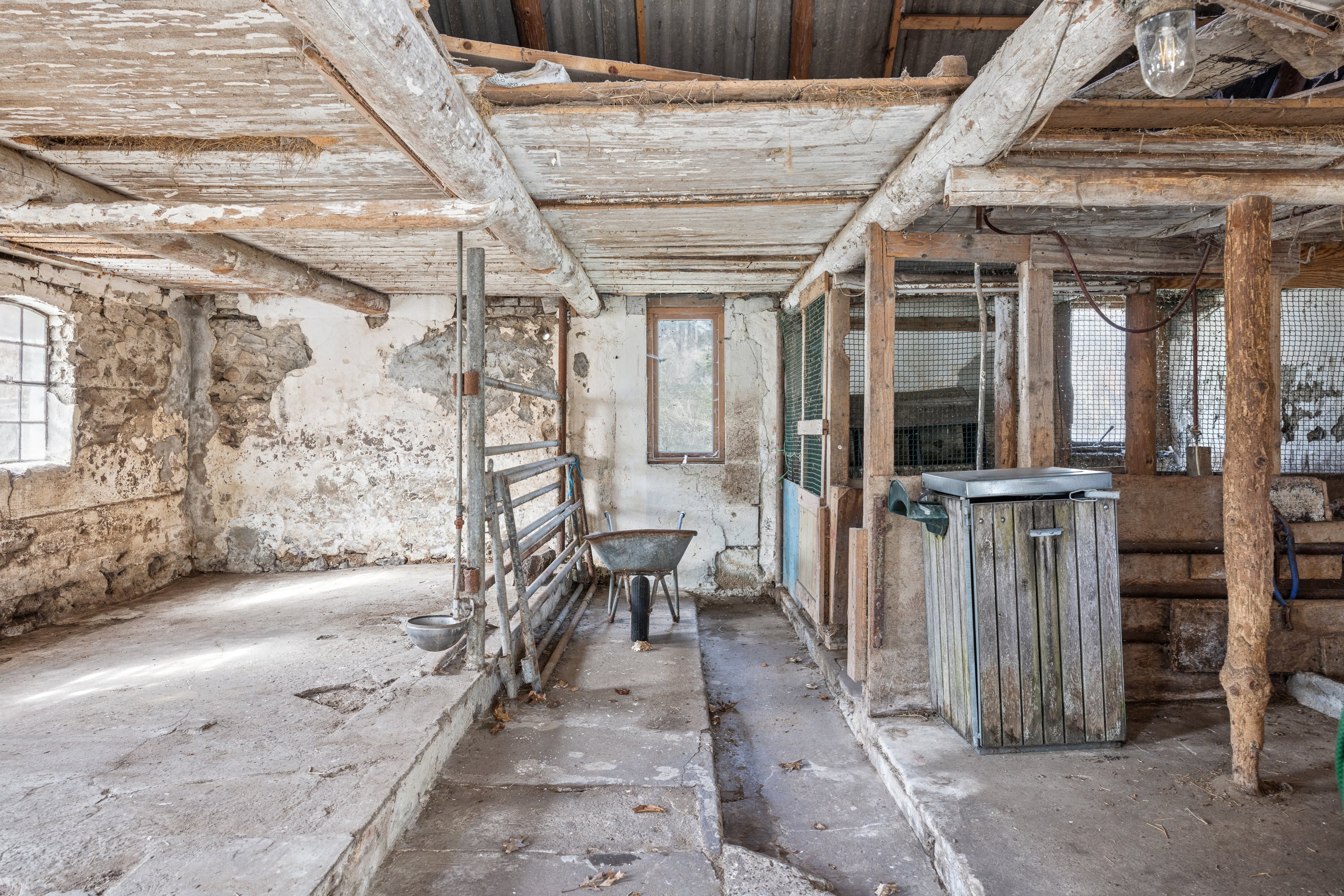 Fremhævet stald billede i fuldskærmstilstand. Billede af Gl Fjellerupvej 21, Rygårde, 8961 Allingåbro