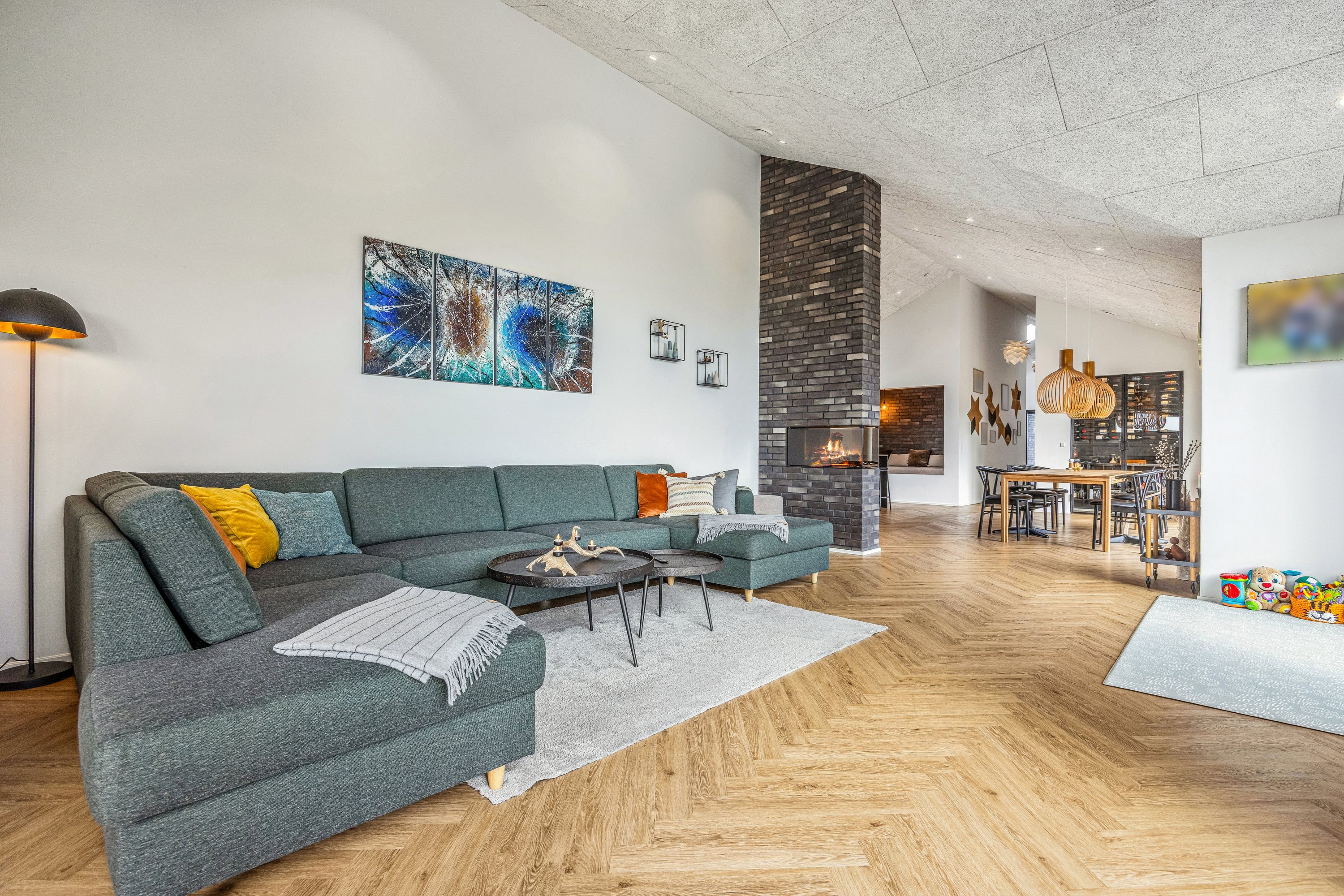 Fremhævet stue billede i fuldskærmstilstand. Billede af Solhvervs Alle 5, 9440 Aabybro