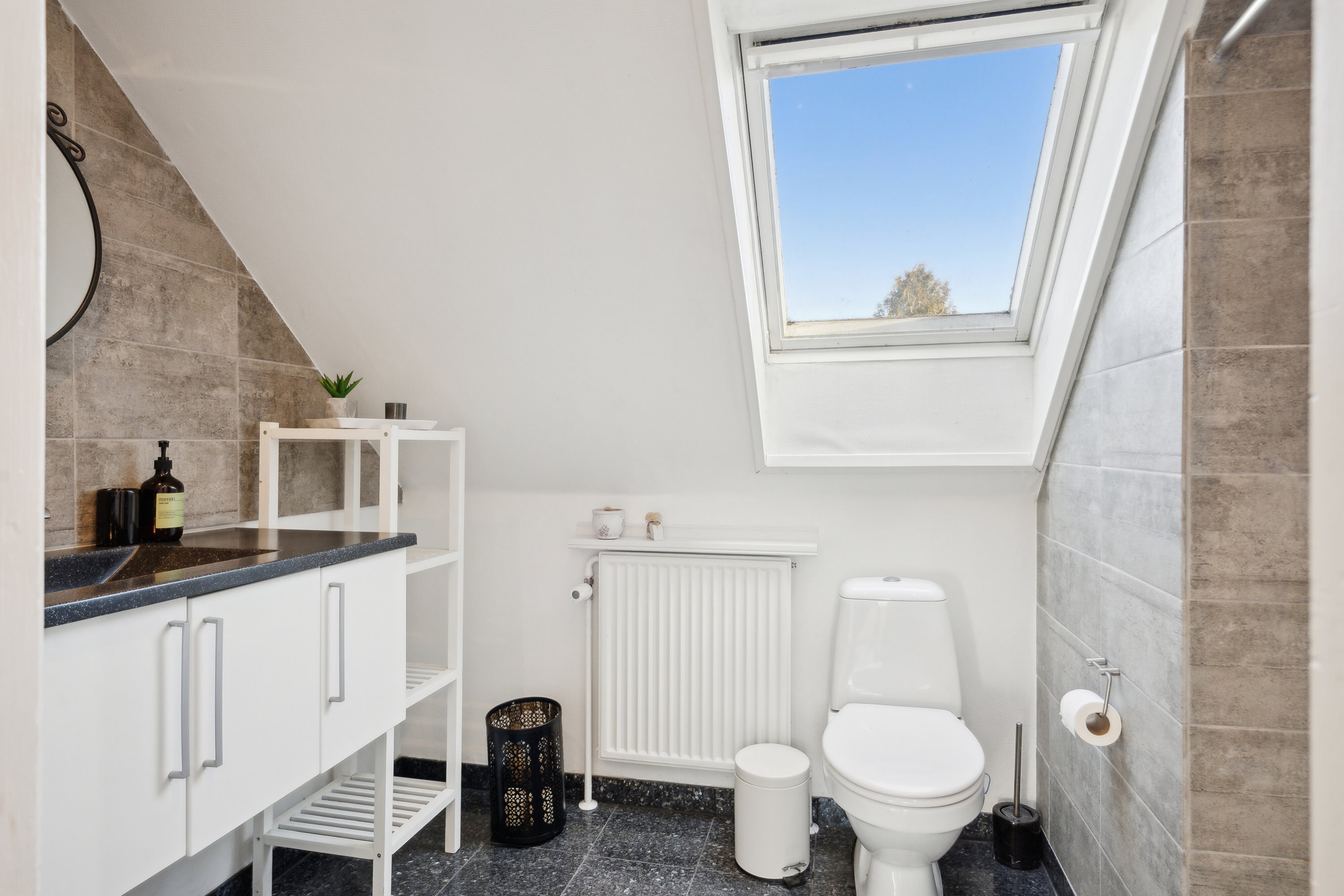 Fremhævet badeværelse  billede i fuldskærmstilstand. Billede af Ulvebakken 2, Brændstrup, 6630 Rødding