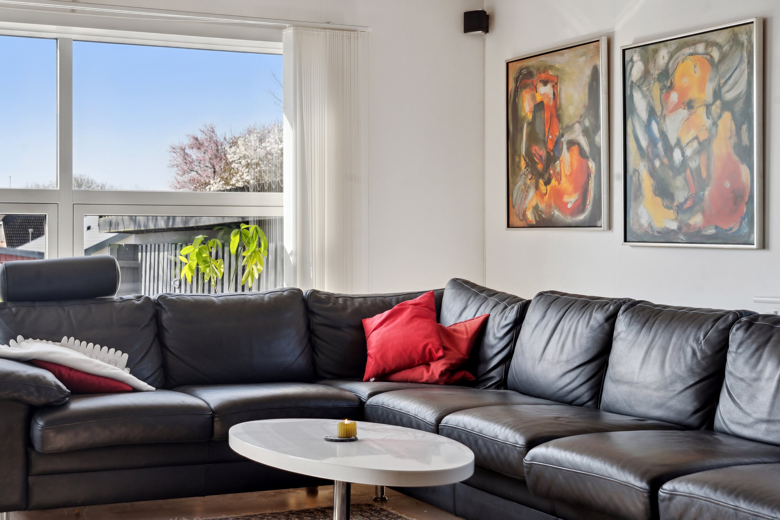 Fremhævet stue billede i fuldskærmstilstand. Billede af Ulvebakken 2, Brændstrup, 6630 Rødding