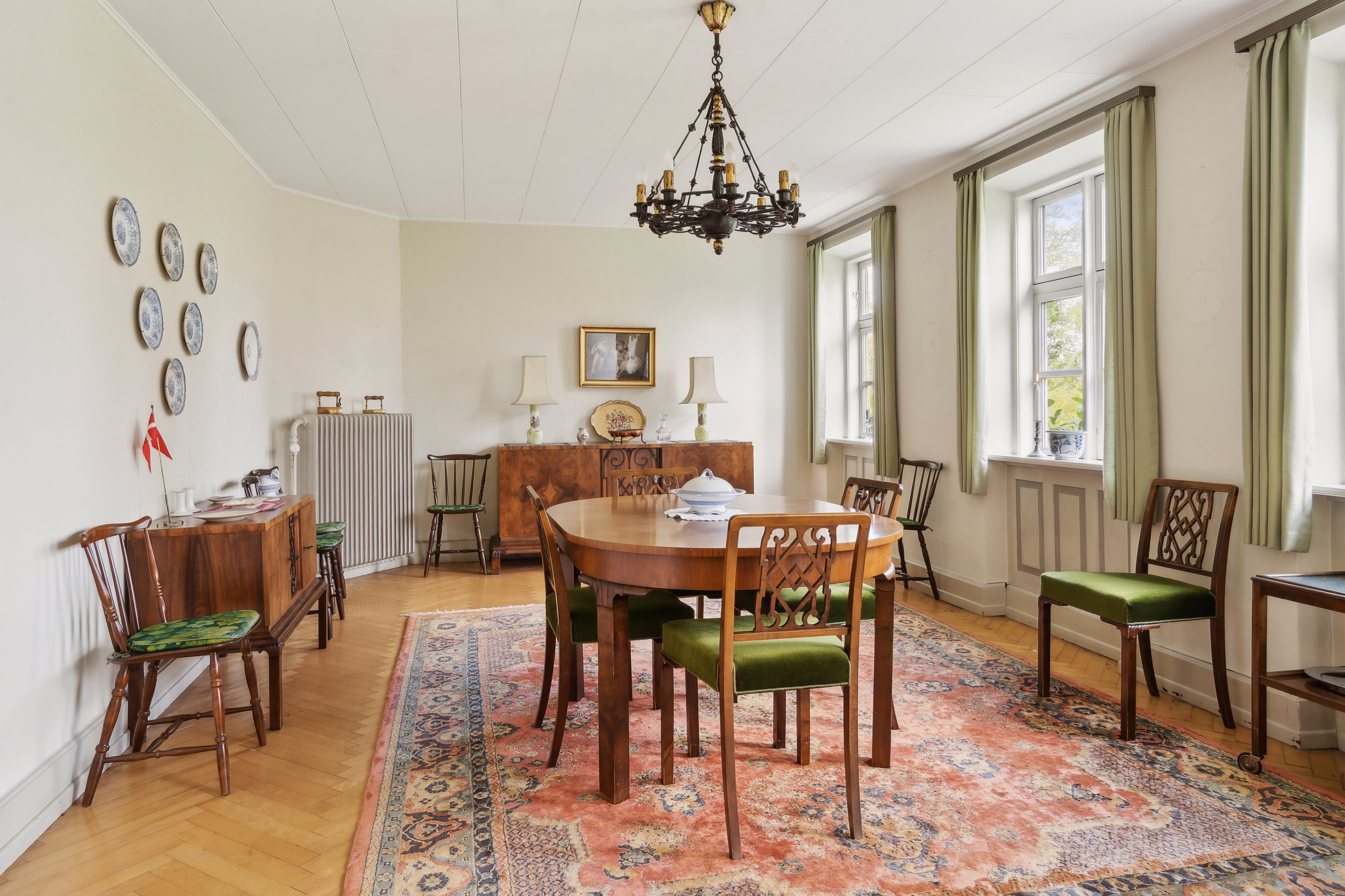 Fremhævet spisestue billede i fuldskærmstilstand. Billede af Udlodgyden 20, Davinde, 5220 Odense SØ