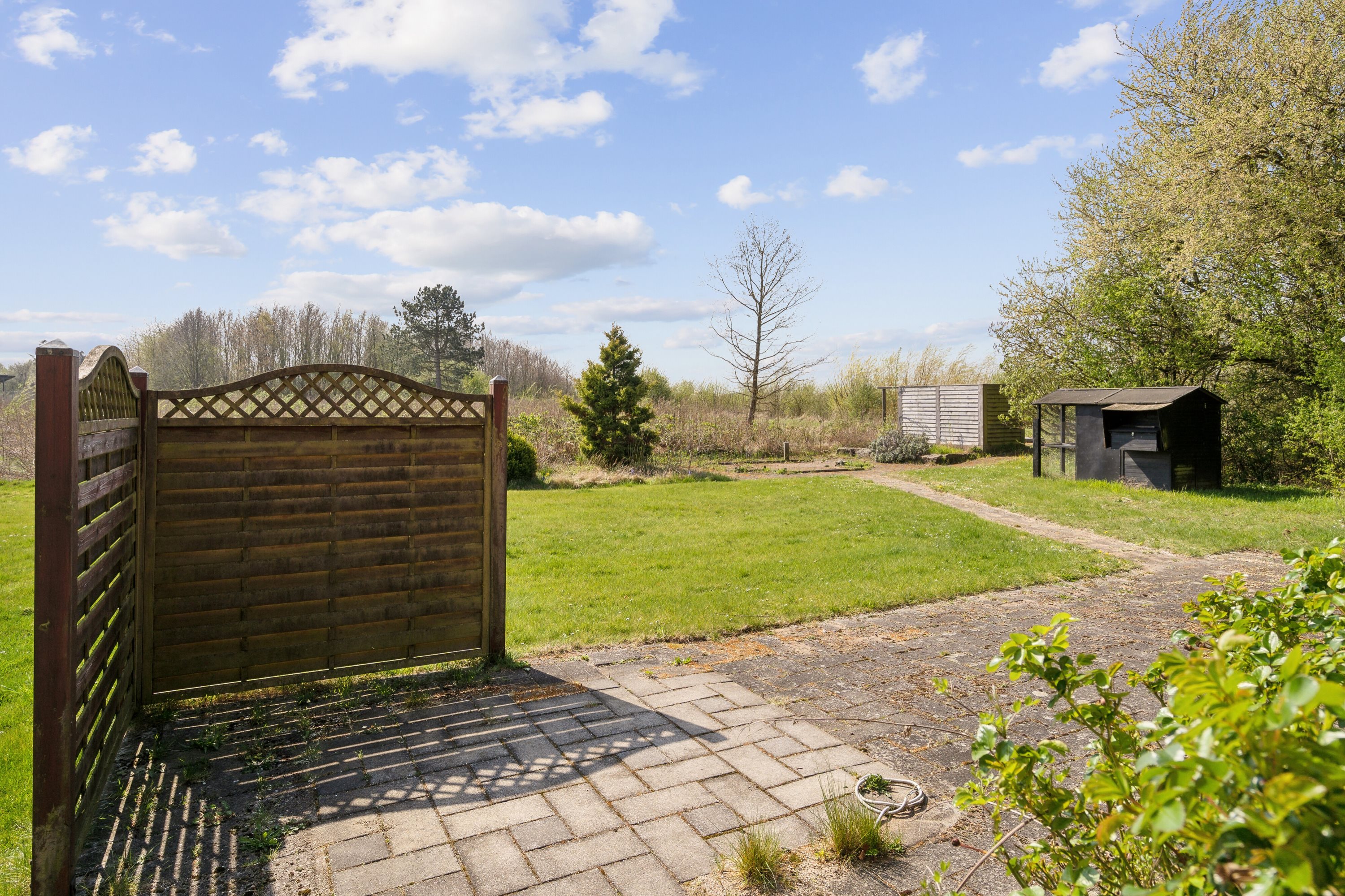 Fremhævet udendørs billede i fuldskærmstilstand. Billede af Udlodgyden 17, Davinde, 5220 Odense SØ