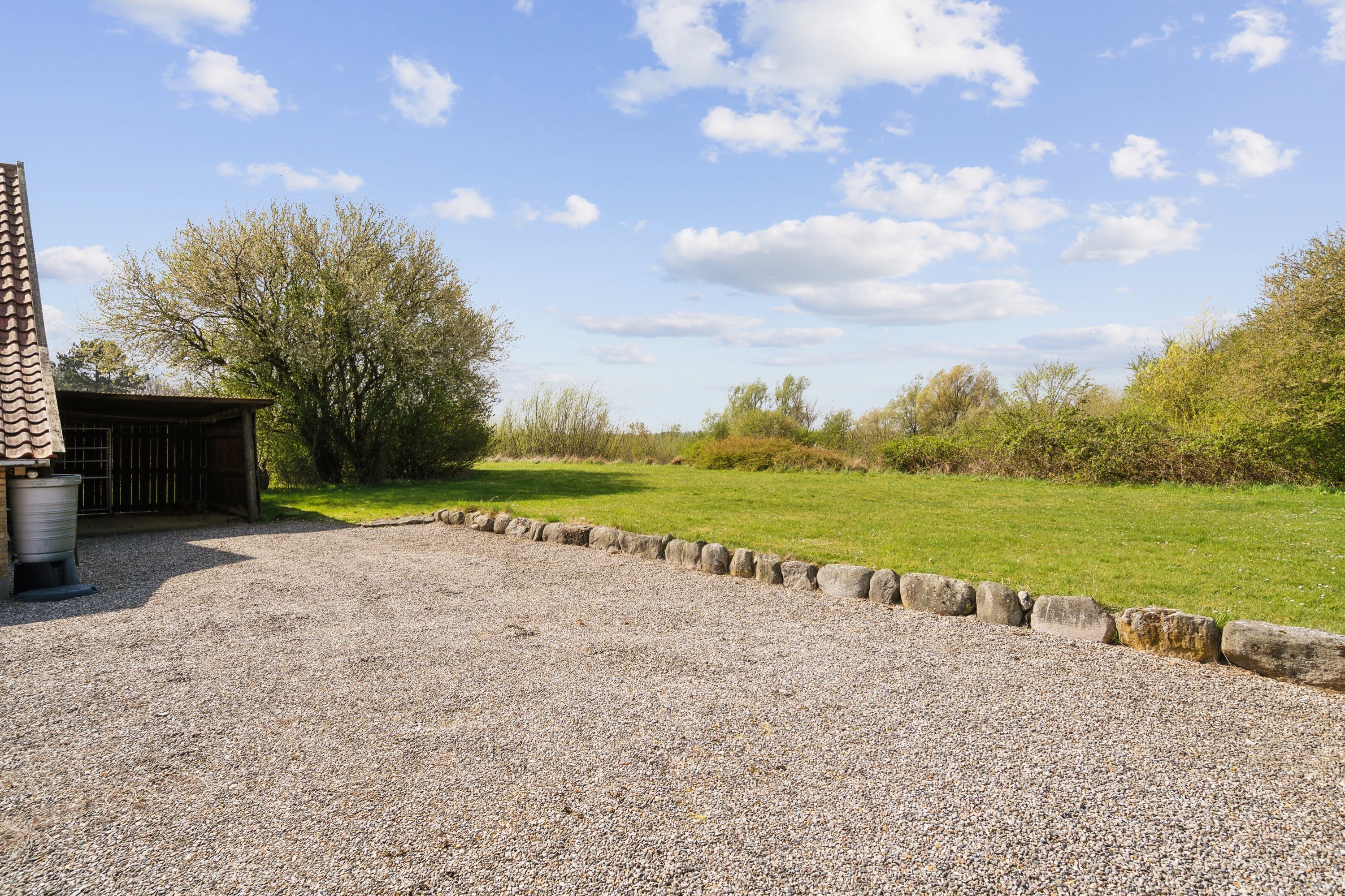 Fremhævet udendørs billede i fuldskærmstilstand. Billede af Udlodgyden 17, Davinde, 5220 Odense SØ