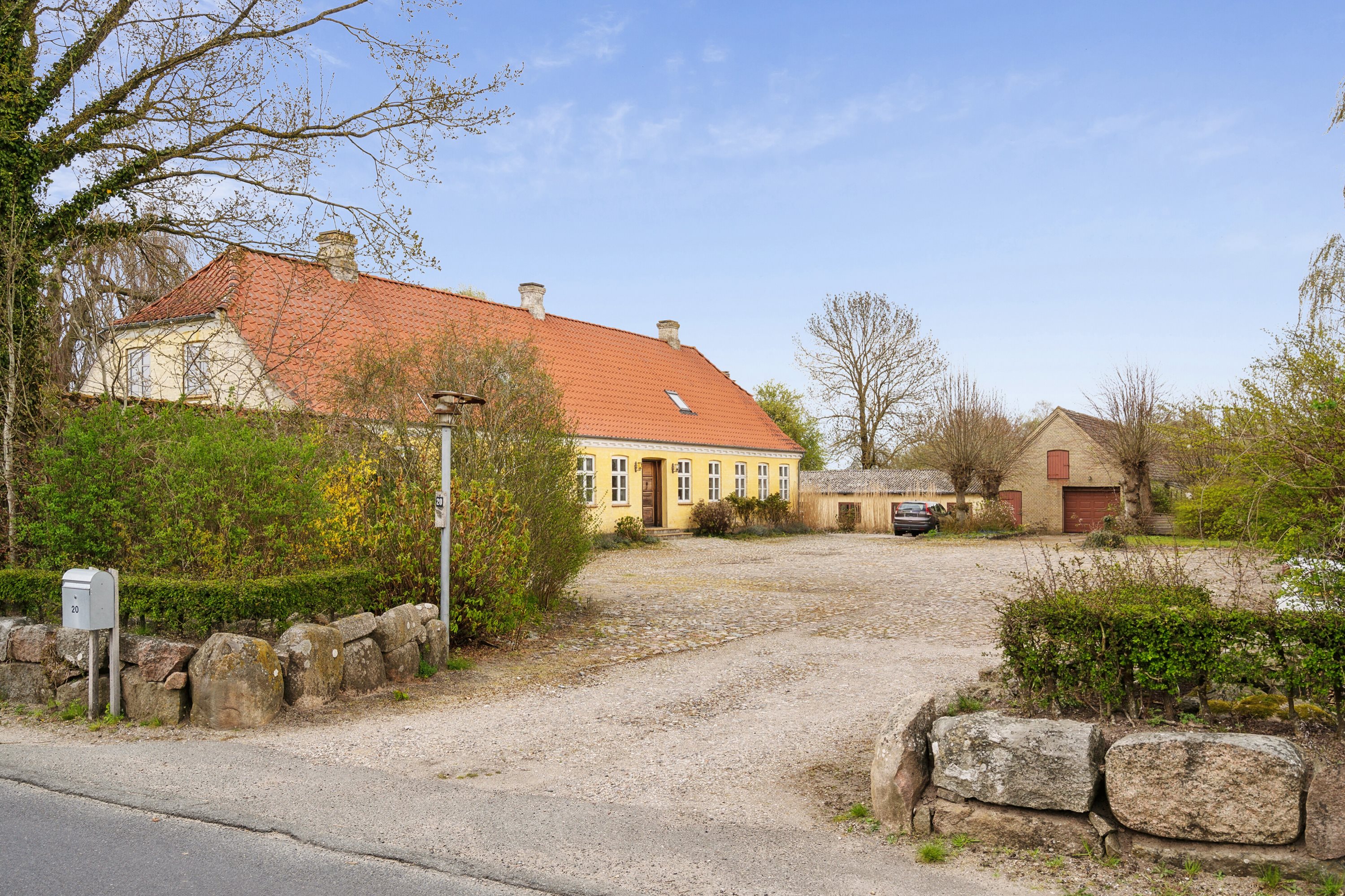 Fremhævet udendørs billede i fuldskærmstilstand. Billede af Udlodgyden 20, Davinde, 5220 Odense SØ