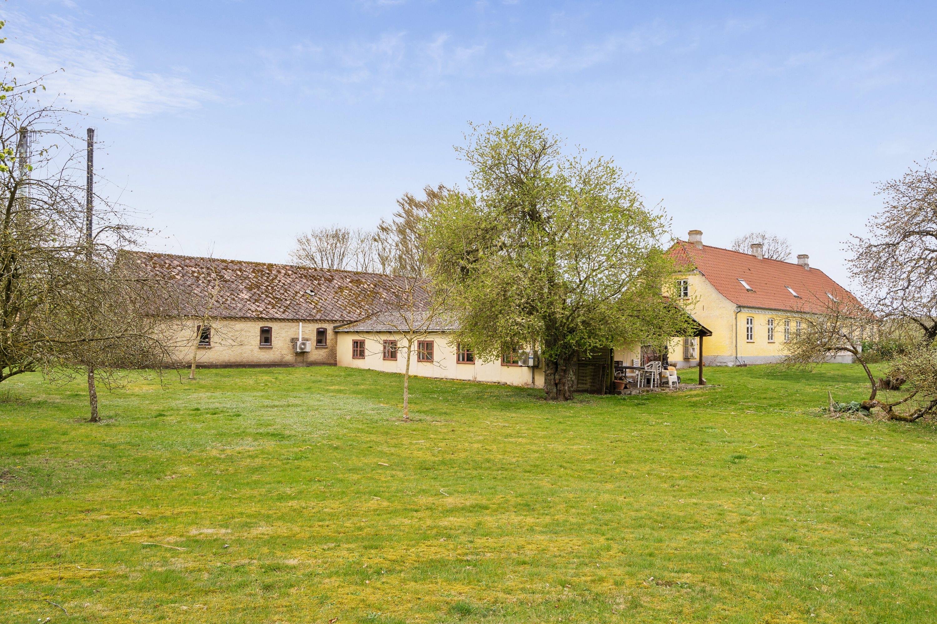 Fremhævet udendørs billede i fuldskærmstilstand. Billede af Udlodgyden 20, Davinde, 5220 Odense SØ