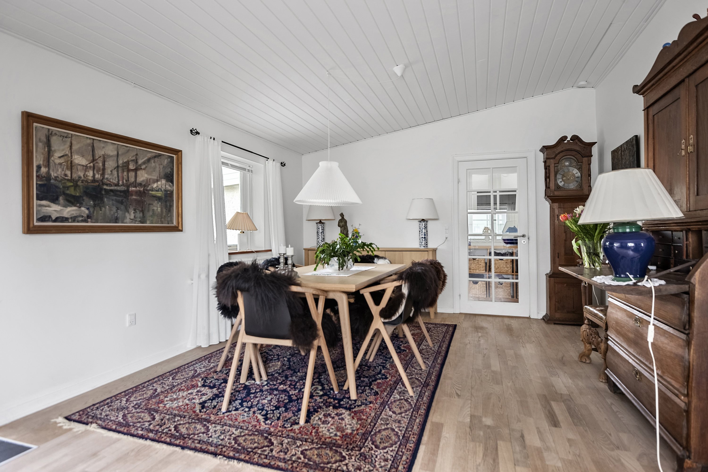 Fremhævet spisestue billede i fuldskærmstilstand. Billede af Skolevænget 2, Hou, 8300 Odder