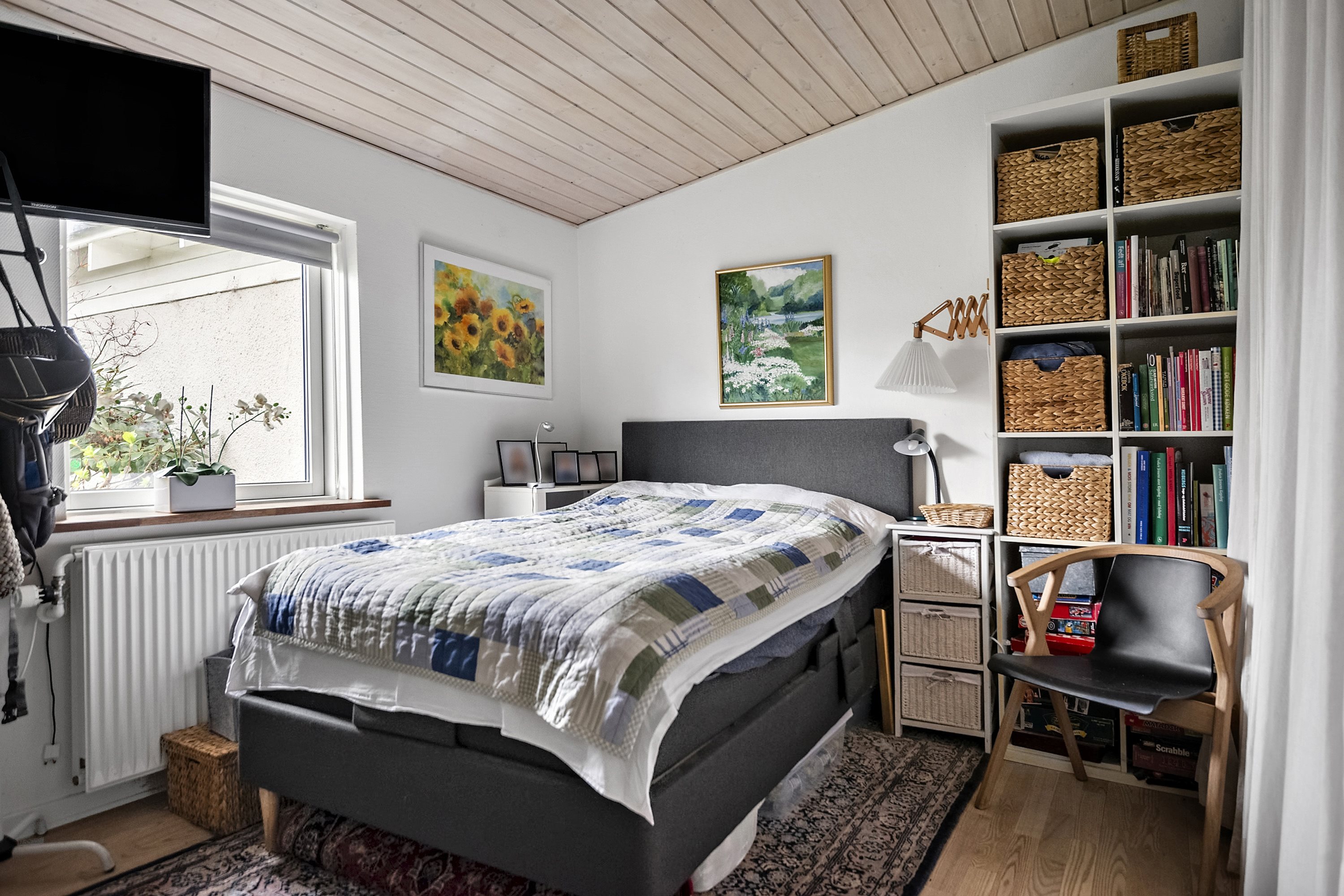 Fremhævet soveværelse billede i fuldskærmstilstand. Billede af Skolevænget 2, Hou, 8300 Odder