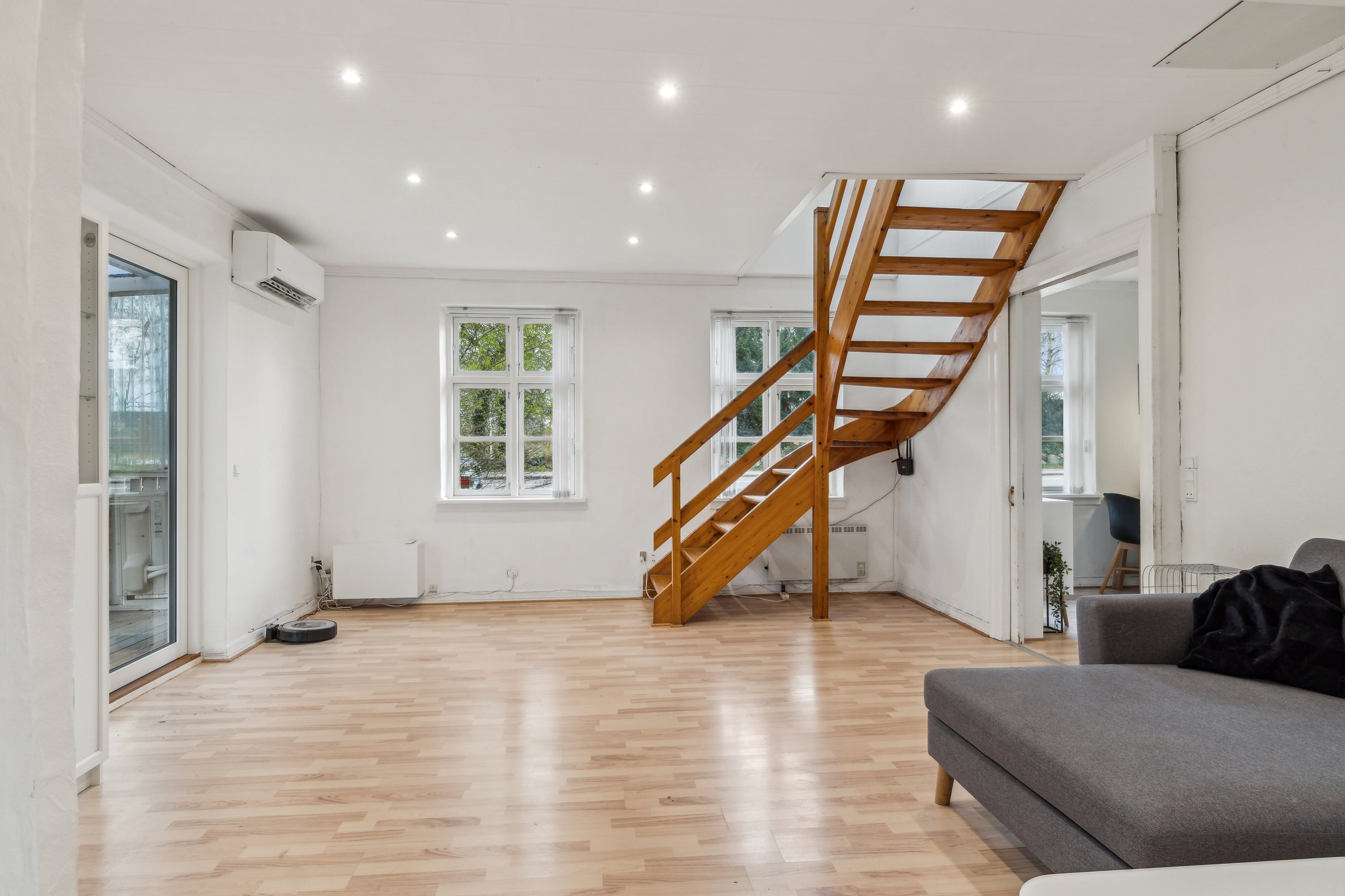 Fremhævet stue billede i fuldskærmstilstand. Billede af Roskildevej 301, Kongstrup, 4390 Vipperød