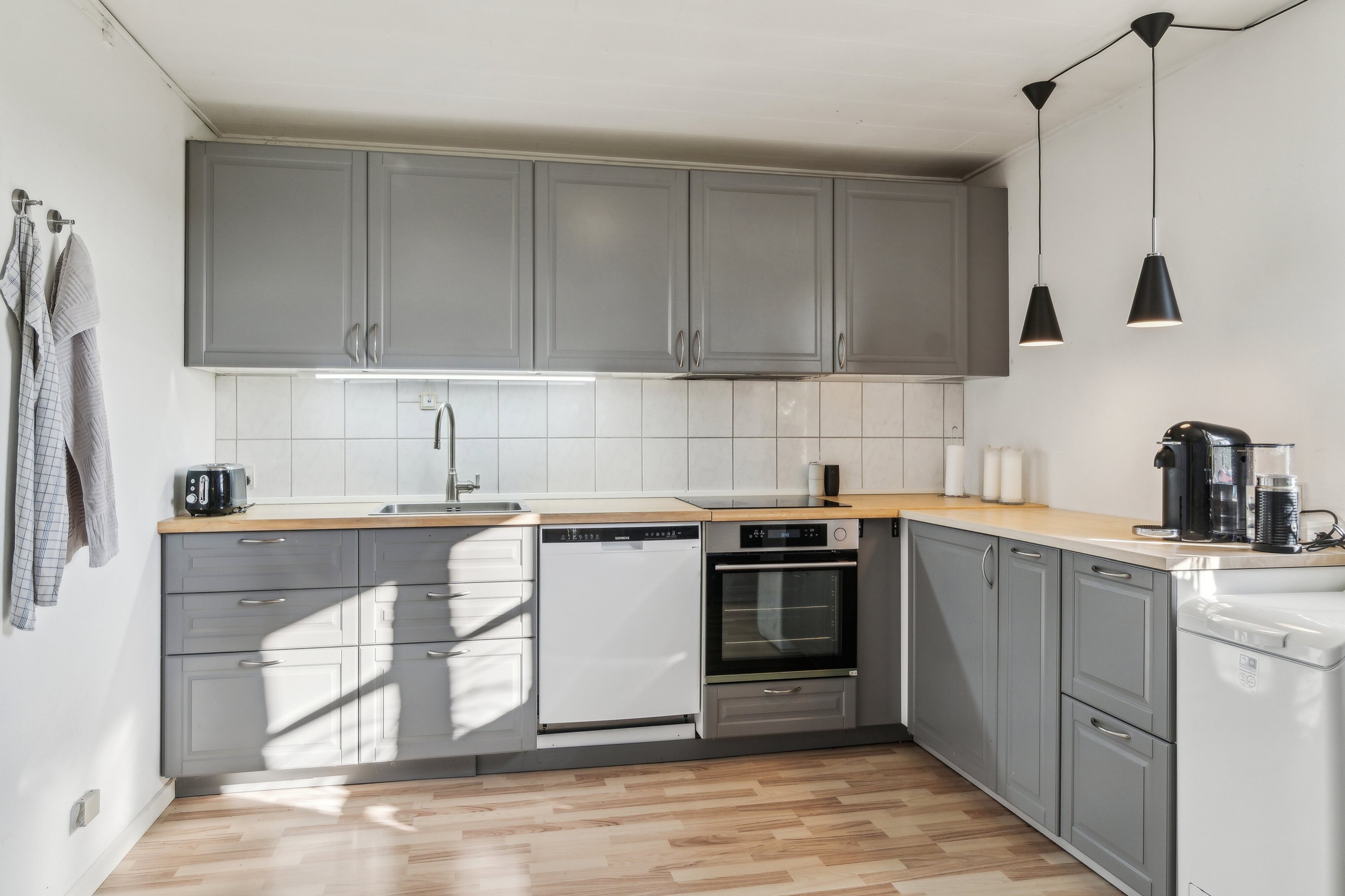 Fremhævet køkken billede i fuldskærmstilstand. Billede af Roskildevej 301, Kongstrup, 4390 Vipperød