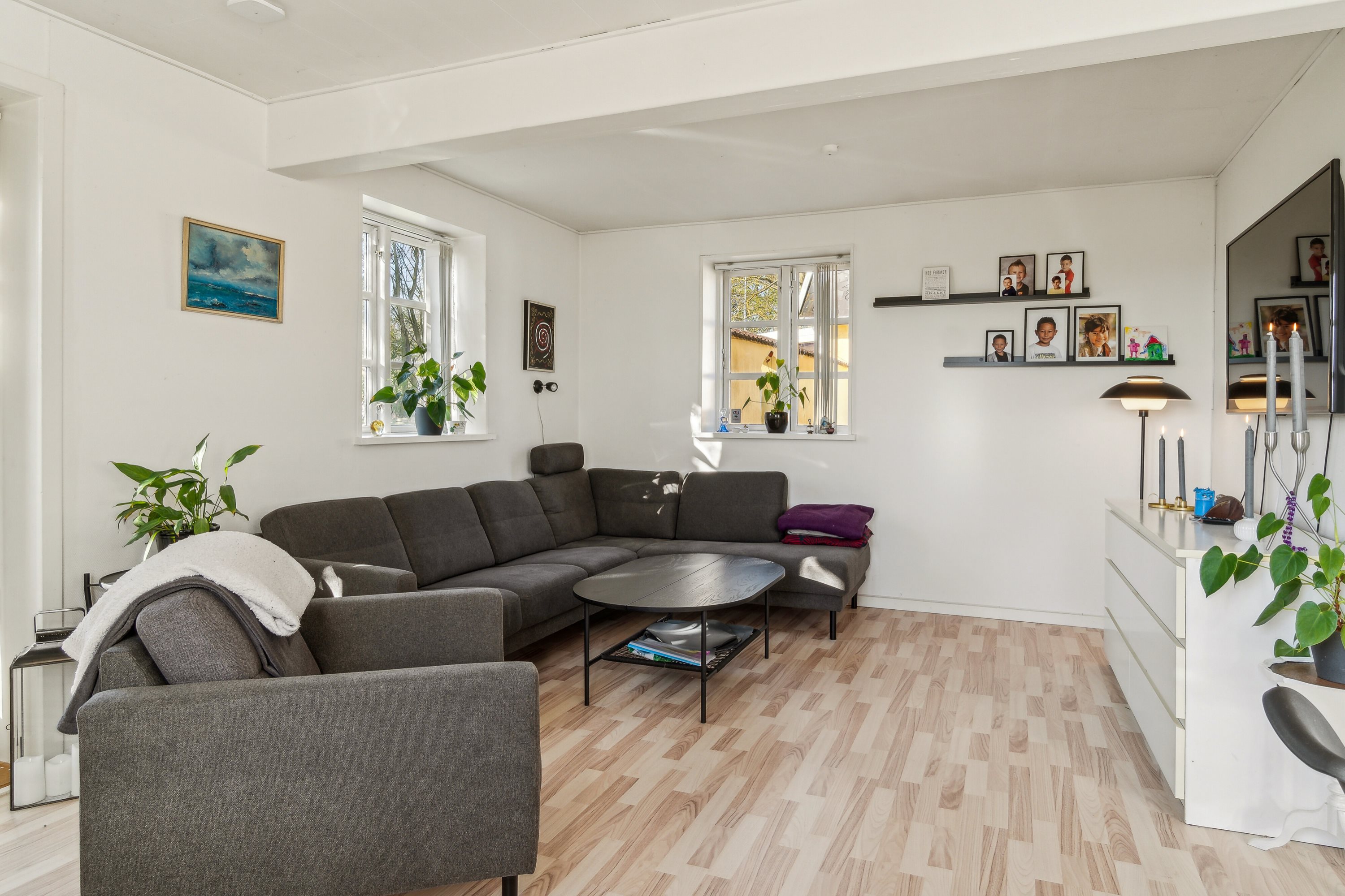 Fremhævet stue billede i fuldskærmstilstand. Billede af Roskildevej 301, Kongstrup, 4390 Vipperød