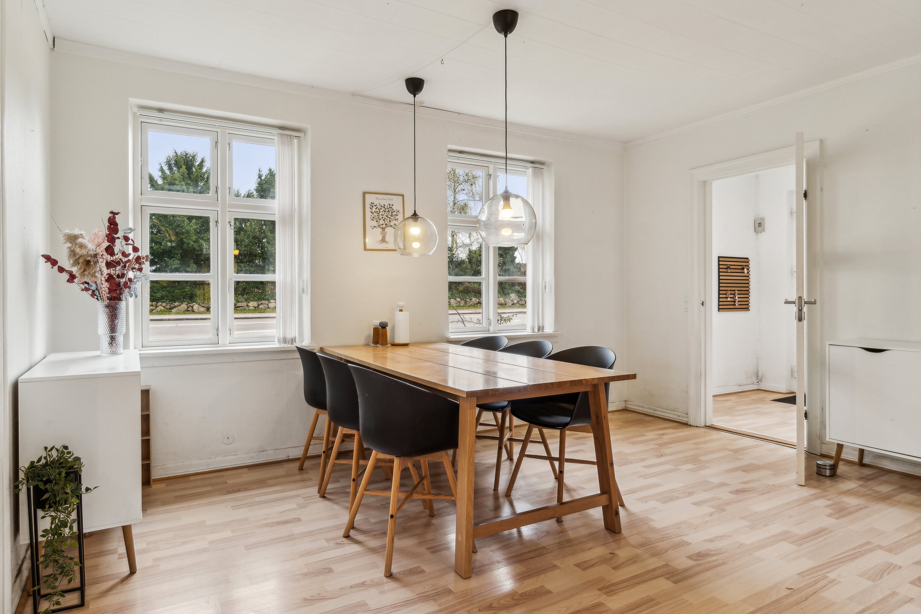 Fremhævet spisestue billede i fuldskærmstilstand. Billede af Roskildevej 301, Kongstrup, 4390 Vipperød
