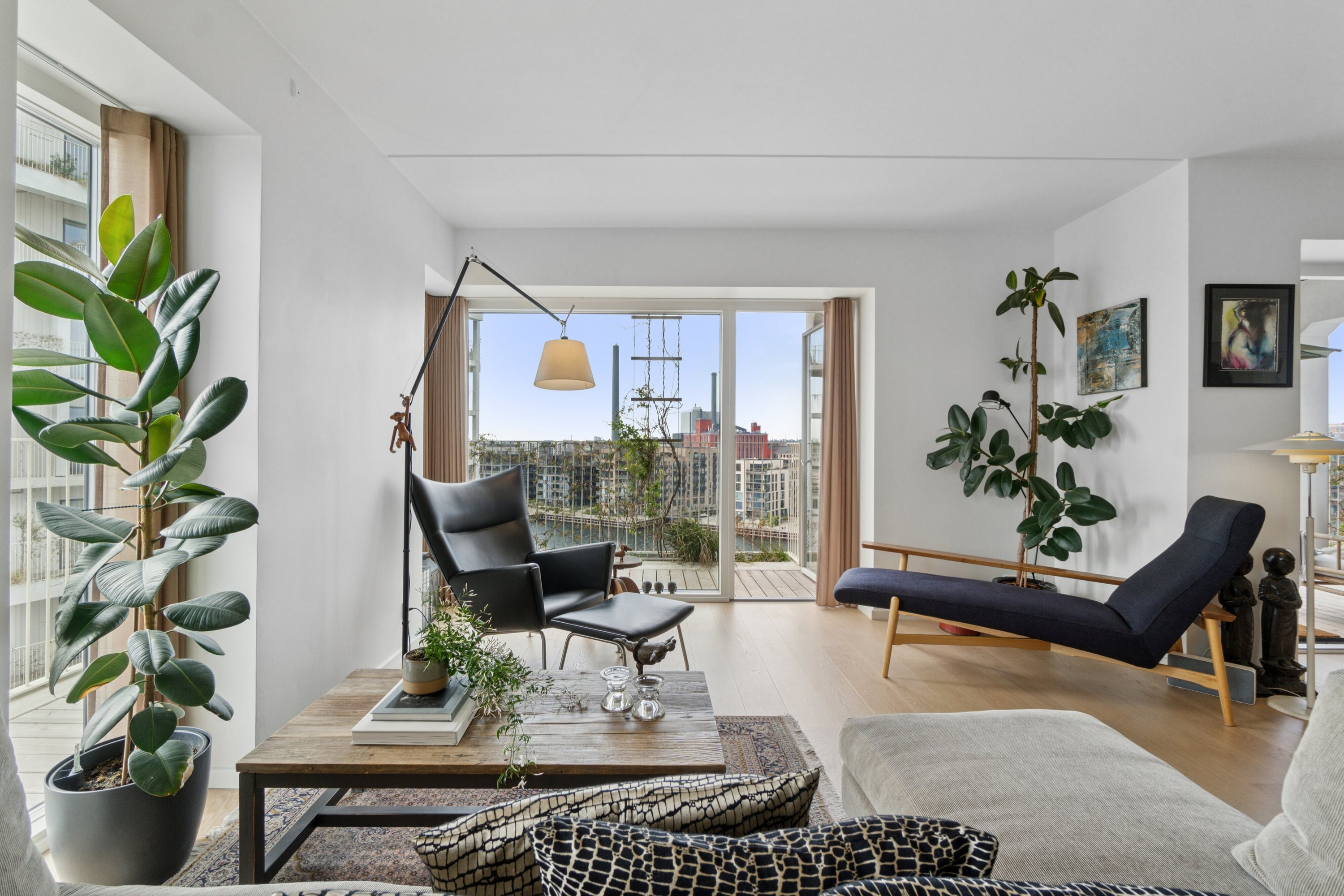 Fremhævet stue billede i fuldskærmstilstand. Billede af Islands Brygge 76, 8. 4., 2300 København S