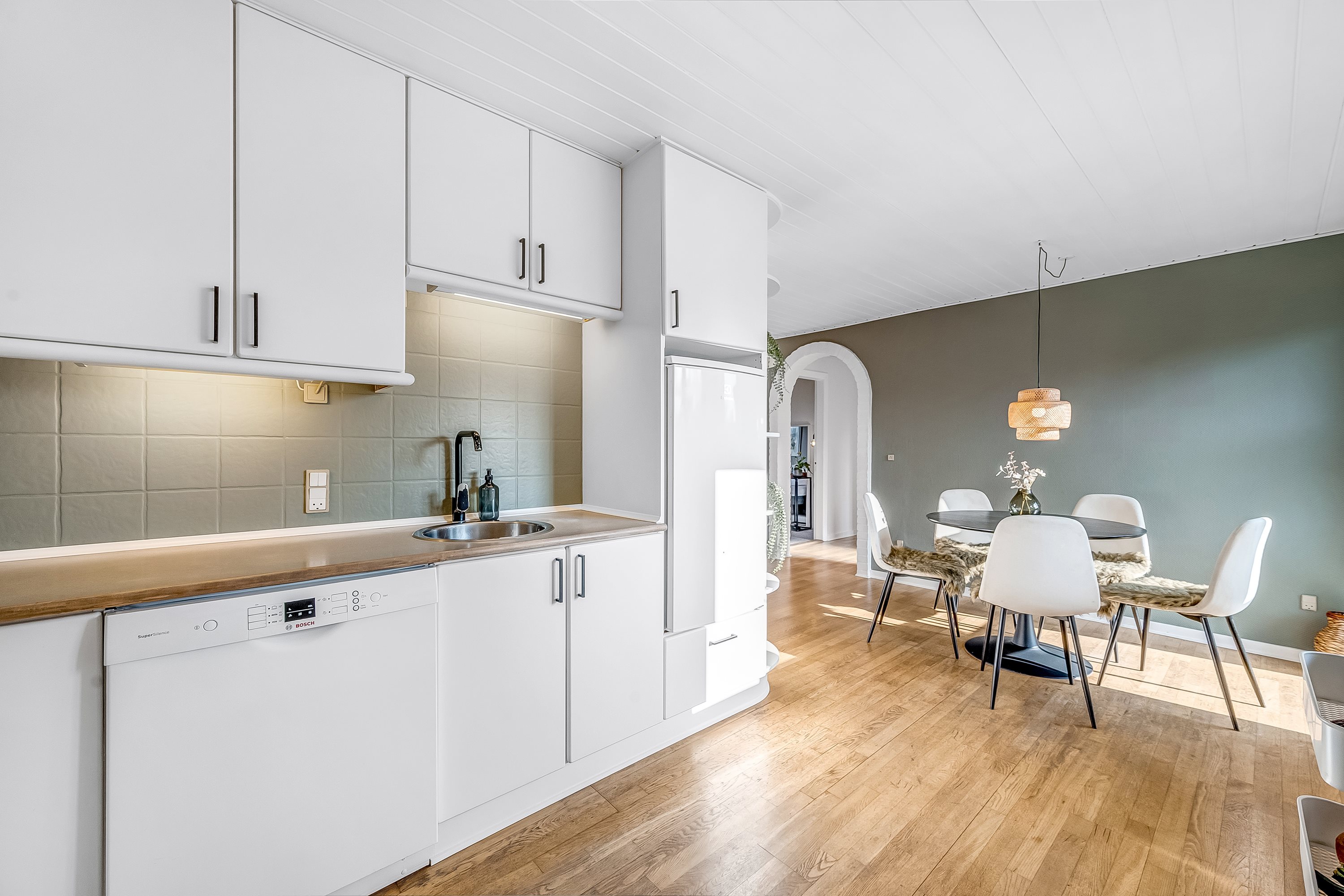 Miniaturebillede 1: køkken. Billede af Dyssevænget 32, Sædding, 6900 Skjern