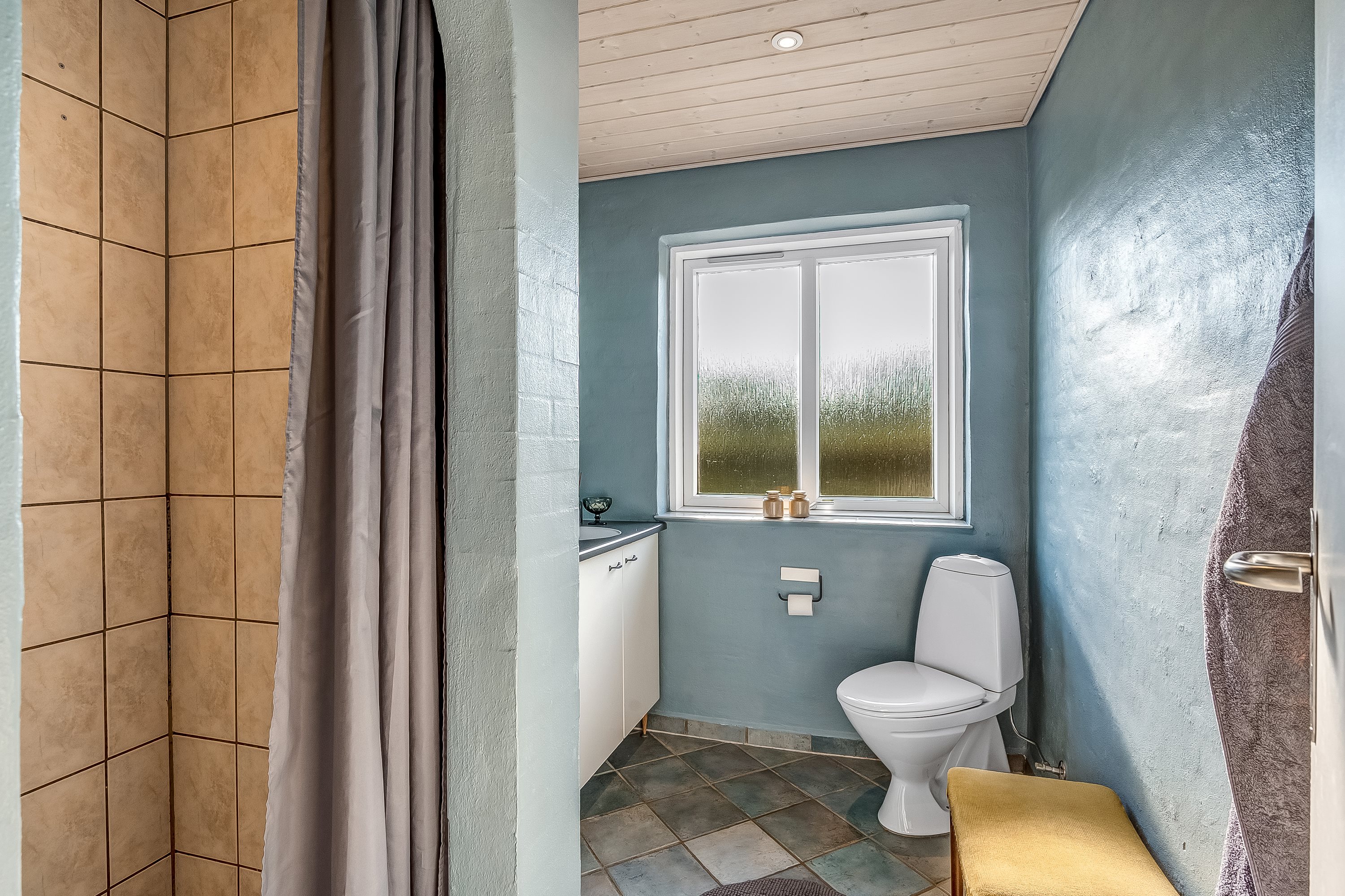 Fremhævet badeværelse billede i fuldskærmstilstand. Billede af Dyssevænget 32, Sædding, 6900 Skjern