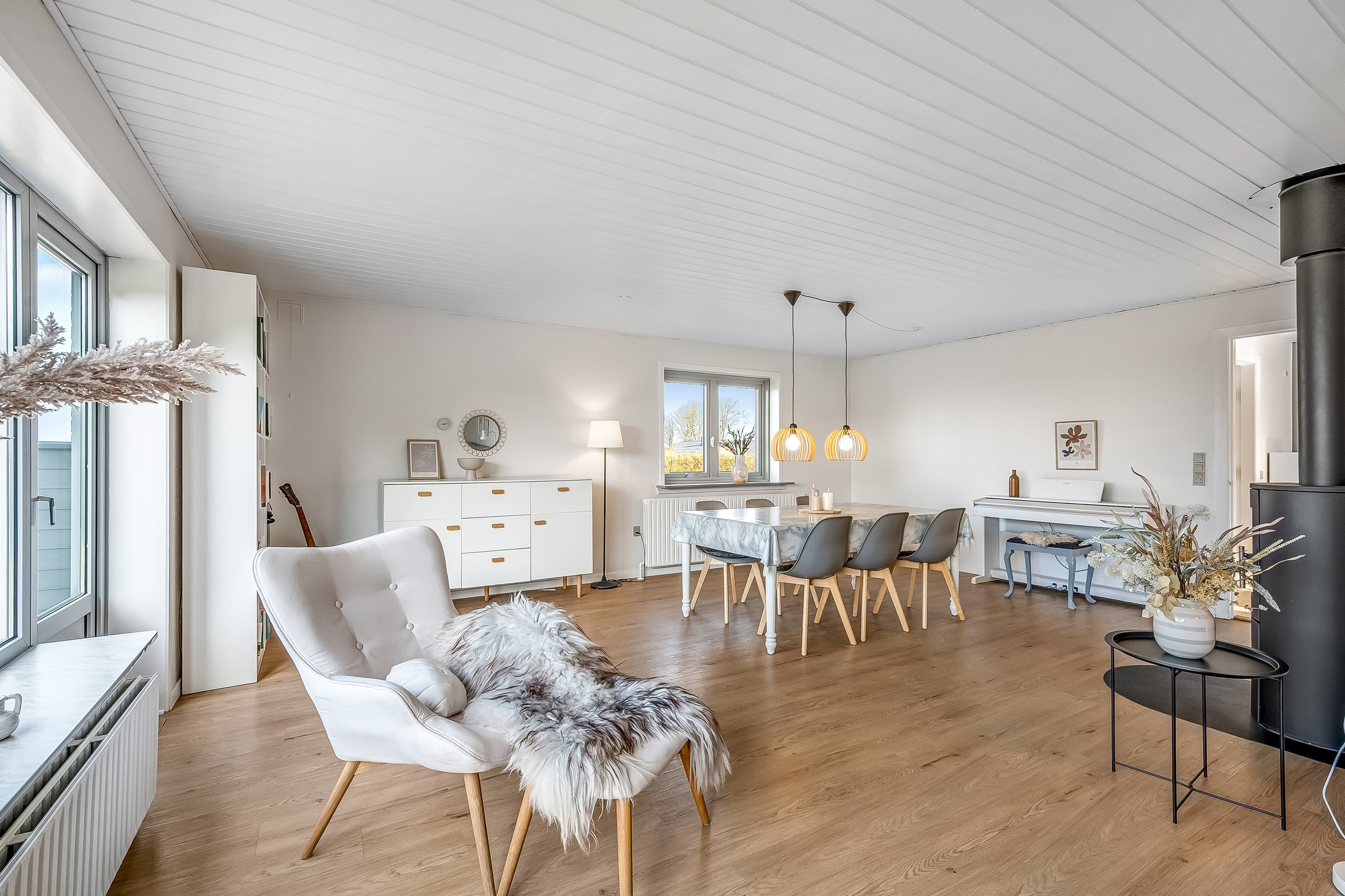 Fremhævet stue billede i fuldskærmstilstand. Billede af Dyssevænget 32, Sædding, 6900 Skjern