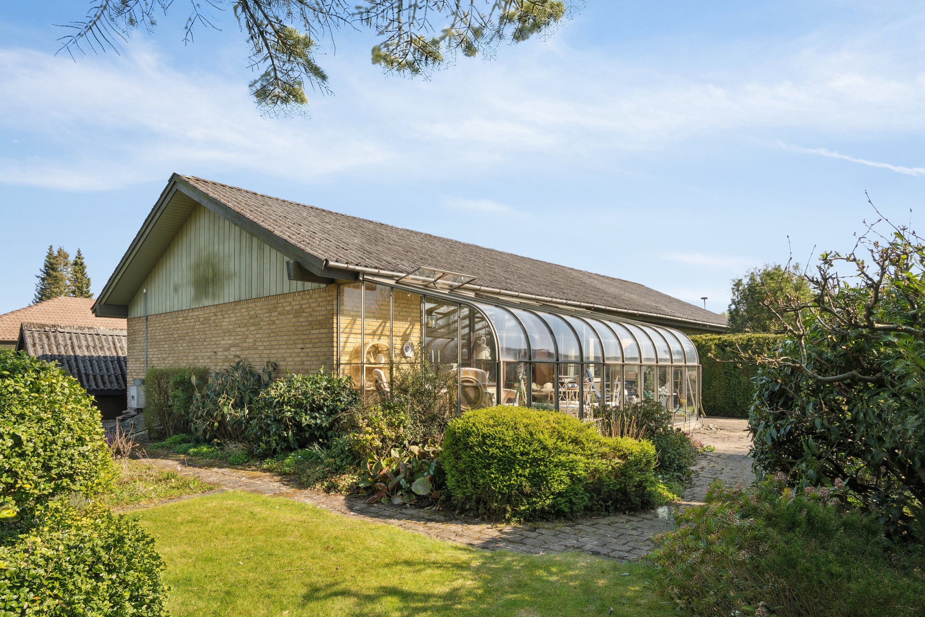 Fremhævet set fra haven billede i fuldskærmstilstand. Billede af Gildringeparken 38, 4690 Haslev