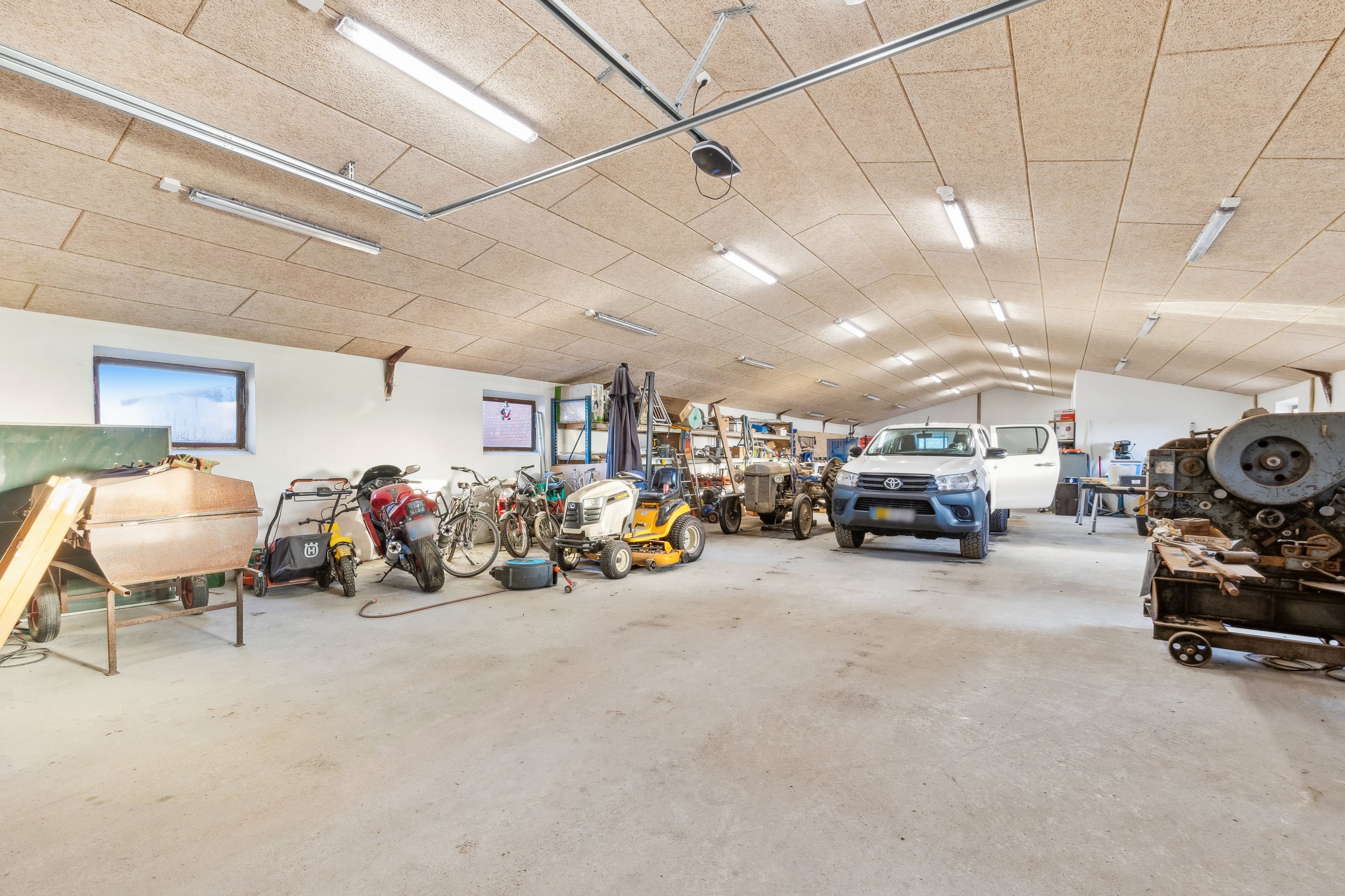 Fremhævet garage billede i fuldskærmstilstand. Billede af Korreborgvej 53, Vejrum, 8830 Tjele